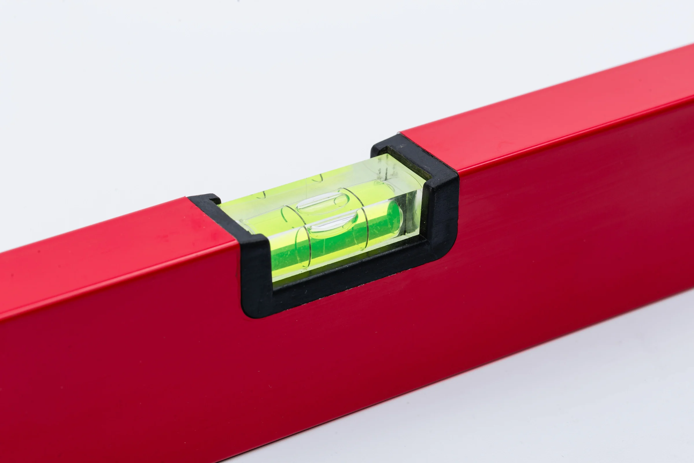 Уровень ALUKOMTOOLS окрашенный ECO 40 см 221731140R