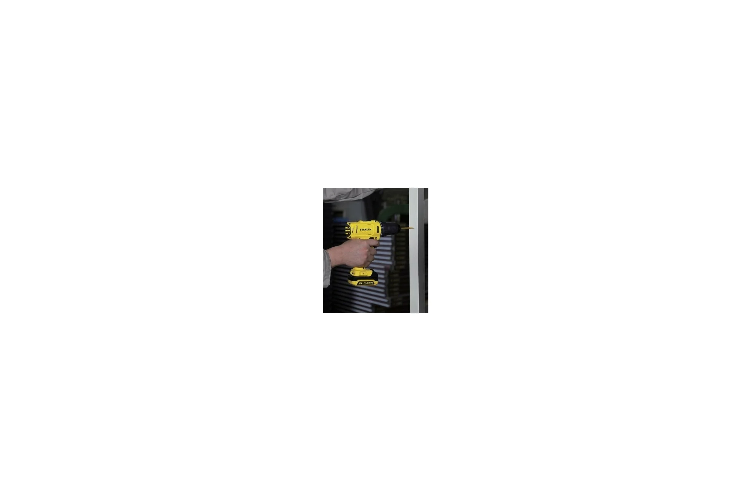 Аккумуляторная дрель-шуруповерт Stanley SCD121S2K