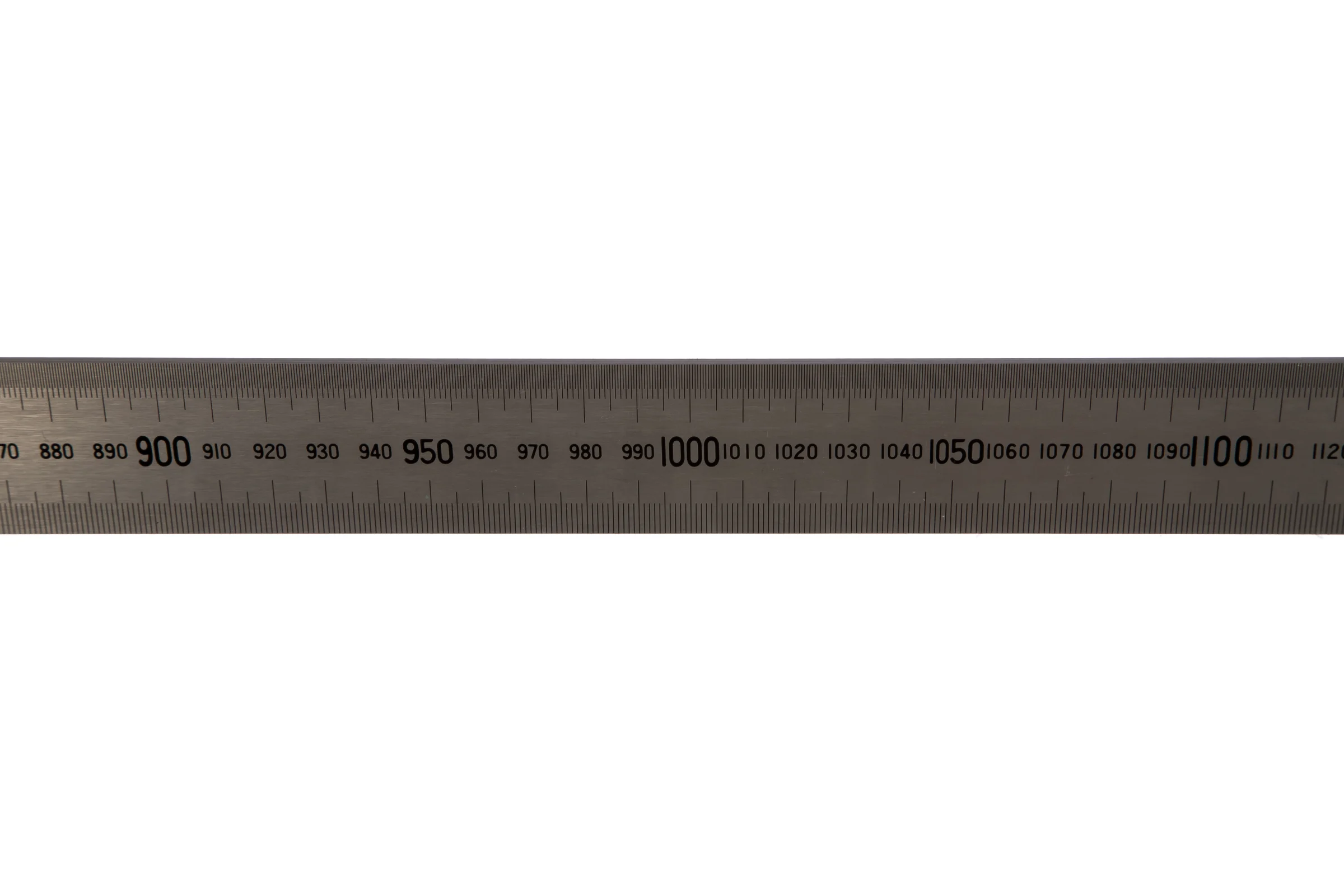 Измерительная металлическая линейка 2000х40х2.0 Micron МИК 123066