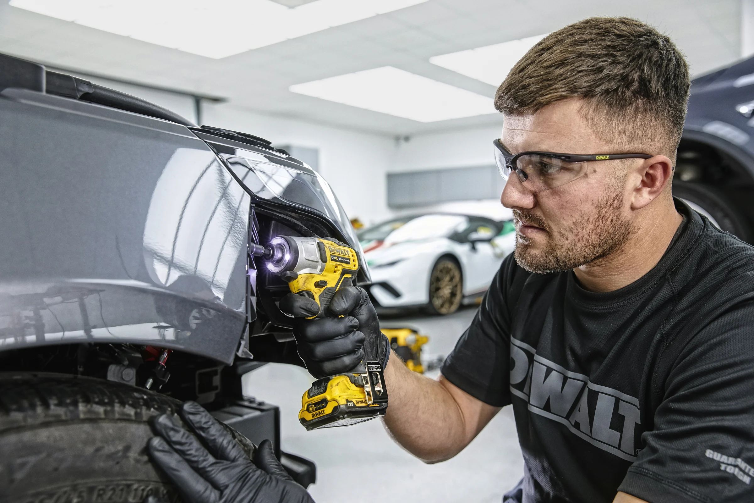 Импульсный шуруповерт DEWALT 12 В XR DCF801D2