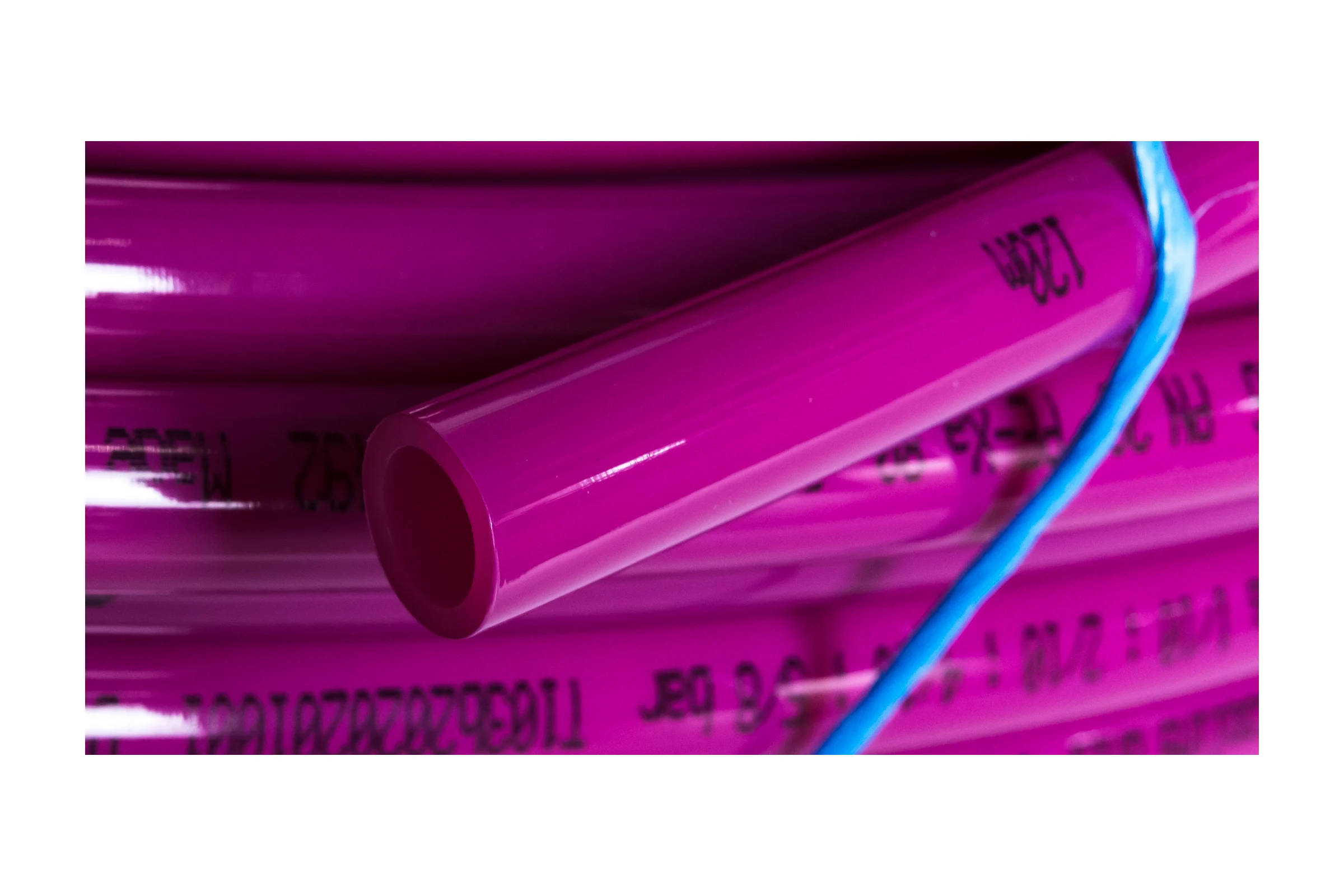 Труба Rehau RAUTITAN pink 16x2,2 11360421120