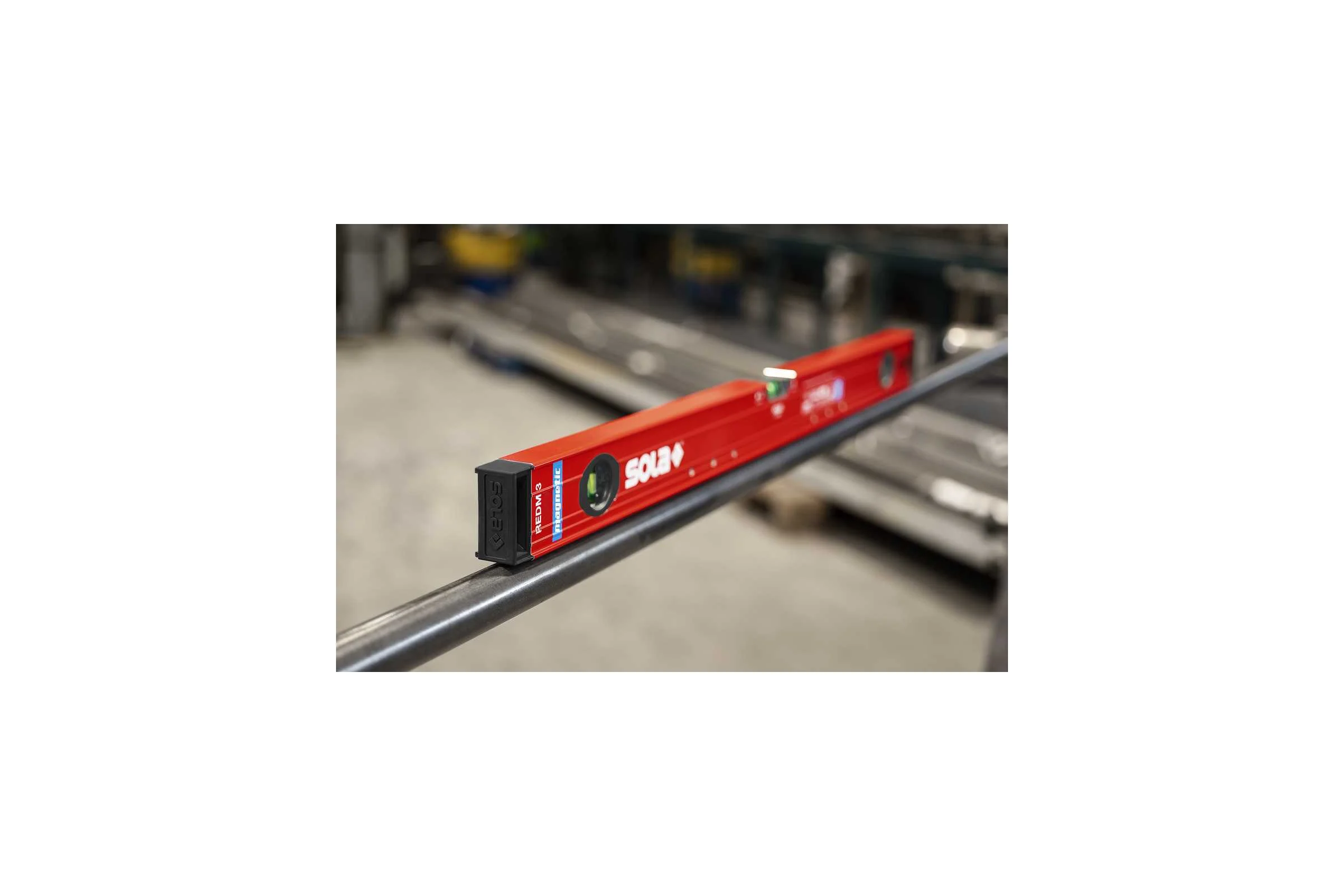 Уровень SOLA RED M 3 80, L=80 см, 3 глазка, точн. 0,3 мм/м 01813101