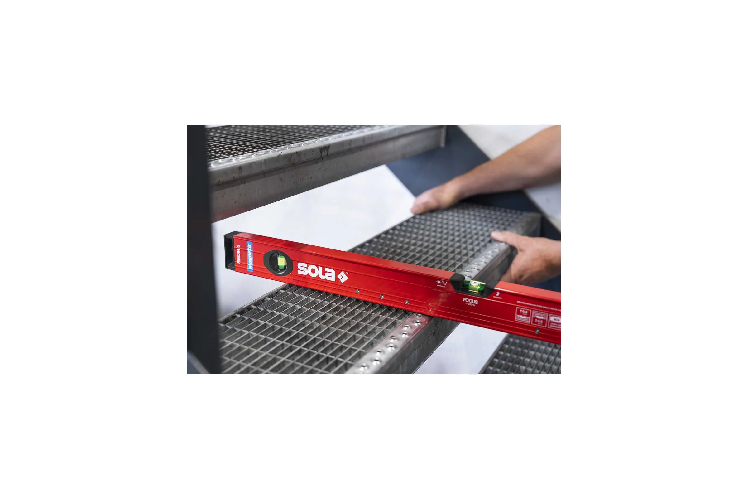 Уровень SOLA RED M 3 100, L=100 см, 3 глазка, точн. 0,3 мм/м 01813301