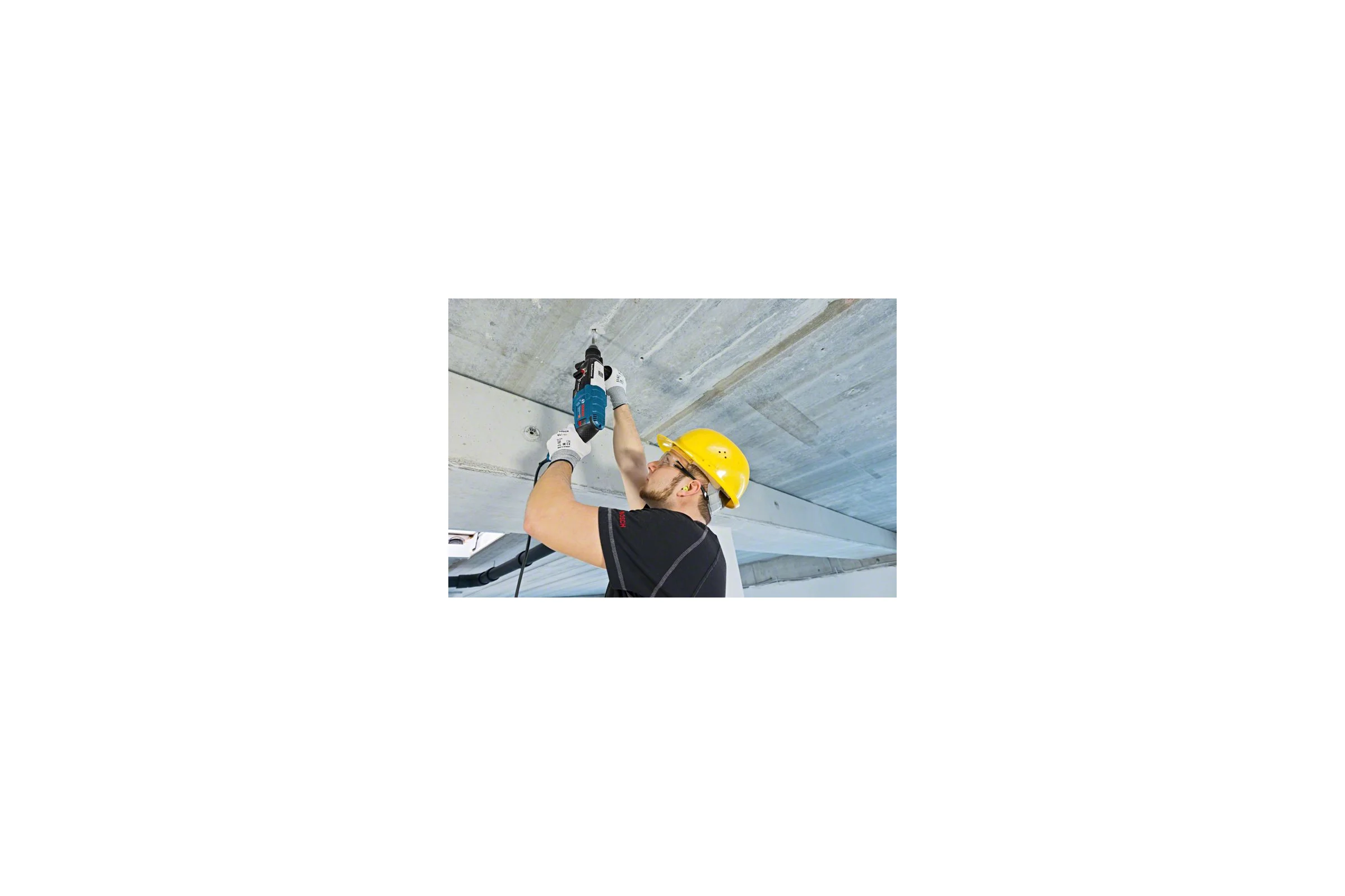 Перфоратор Bosch GBH 2-28 в L-case + набор оснастки 0615990L42