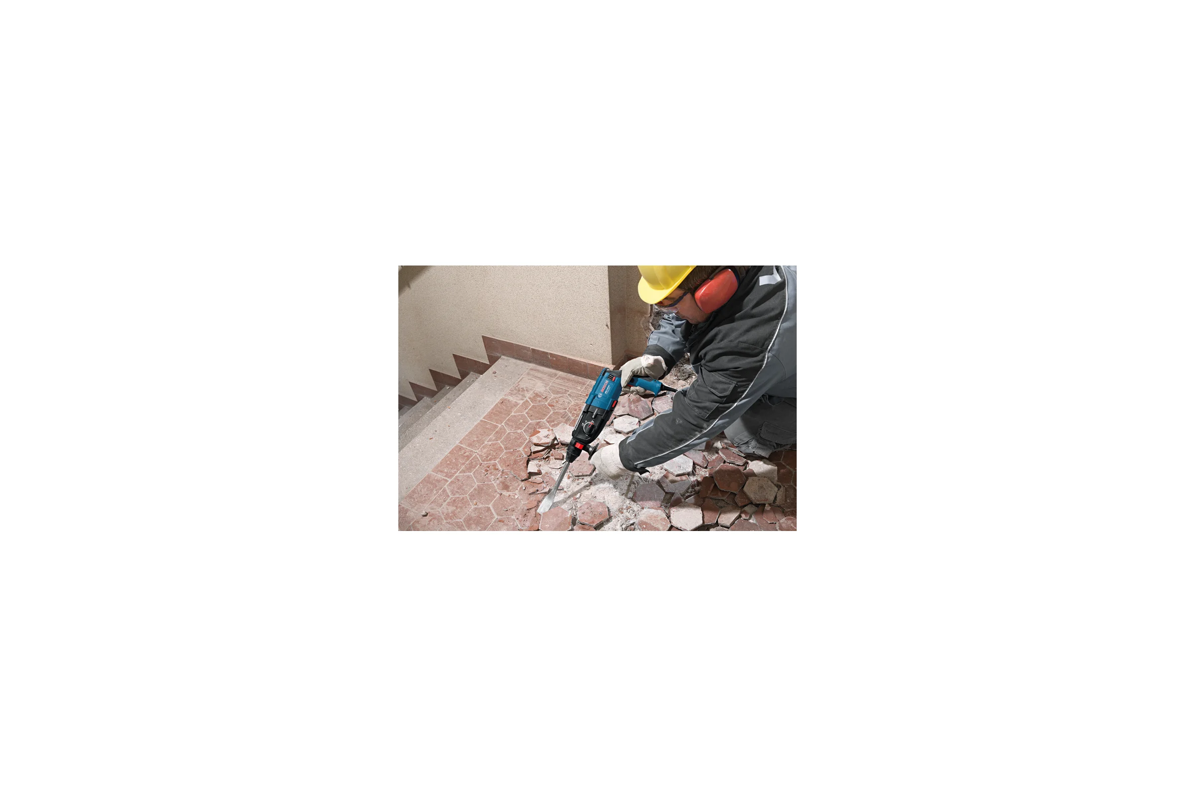 Перфоратор Bosch GBH 2-28 в L-case + набор оснастки 0615990L42