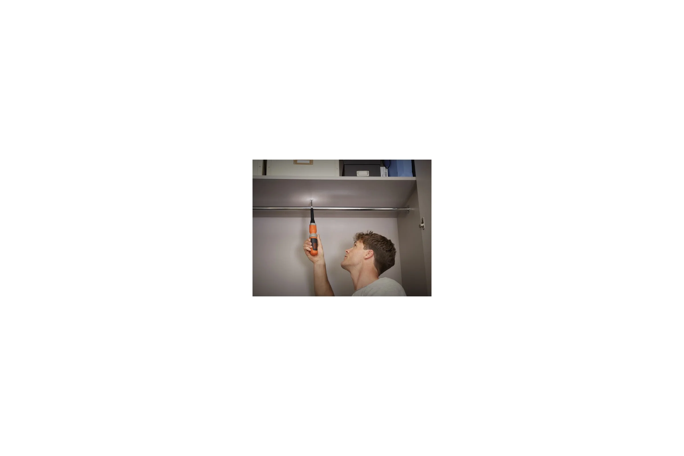 Аккумуляторная отвертка Black&Decker 48CM BCF603C