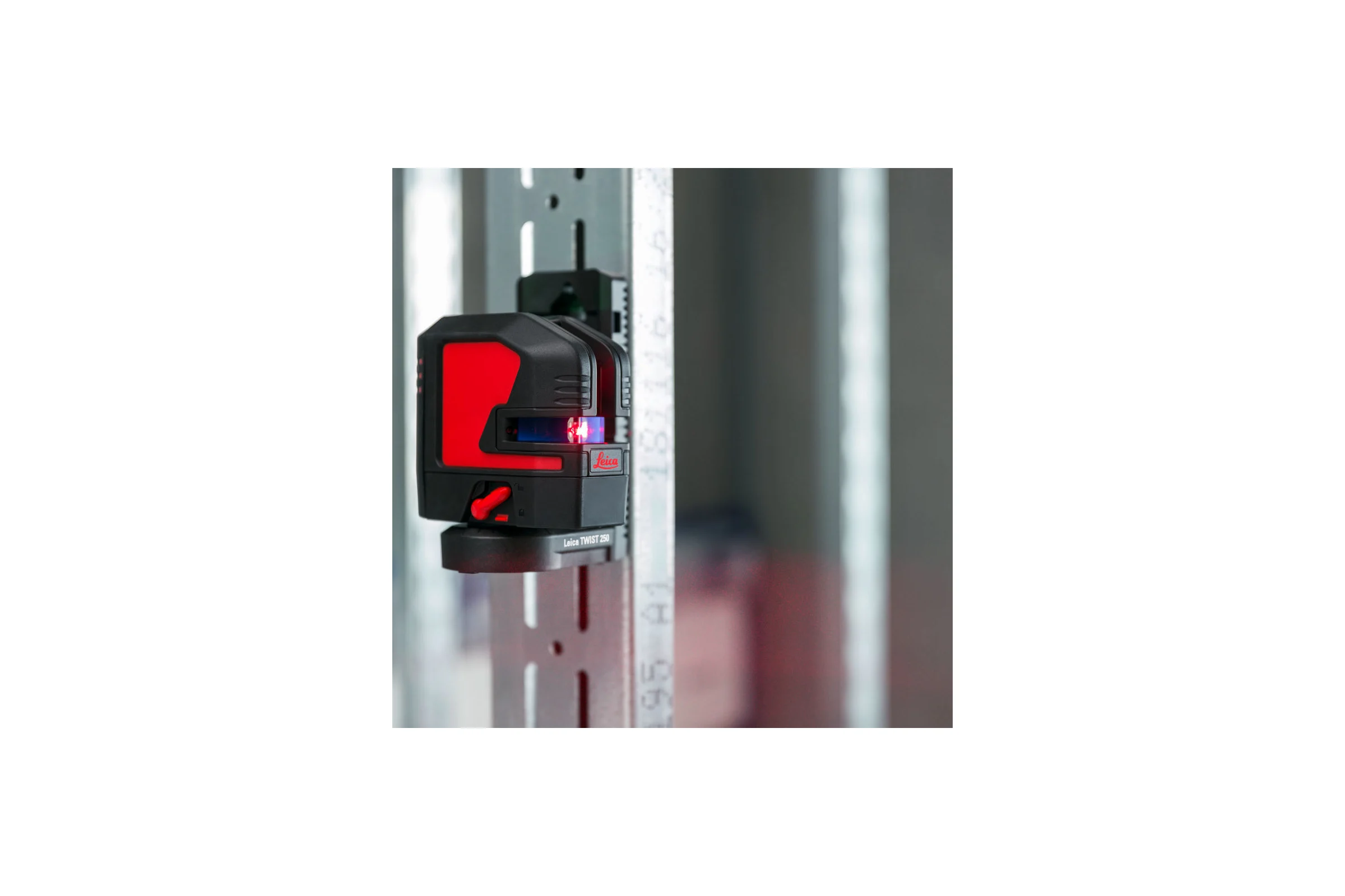 Линейный лазер Leica Lino L2s-1 в сумке 848435