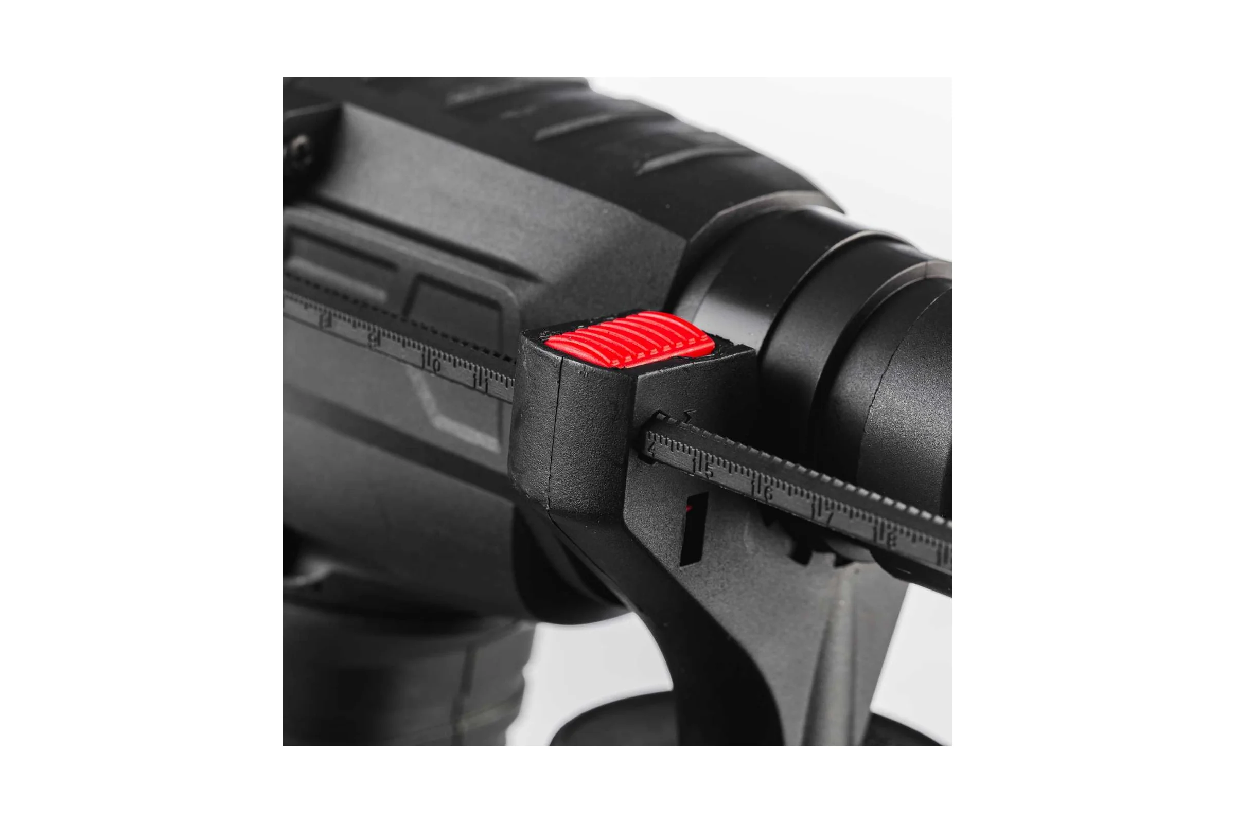 Аккумуляторный перфоратор RUNTEC TECHNIC 2.5 Дж, 20 В, 2x4 Ач, 900 Вт RT-EH900T