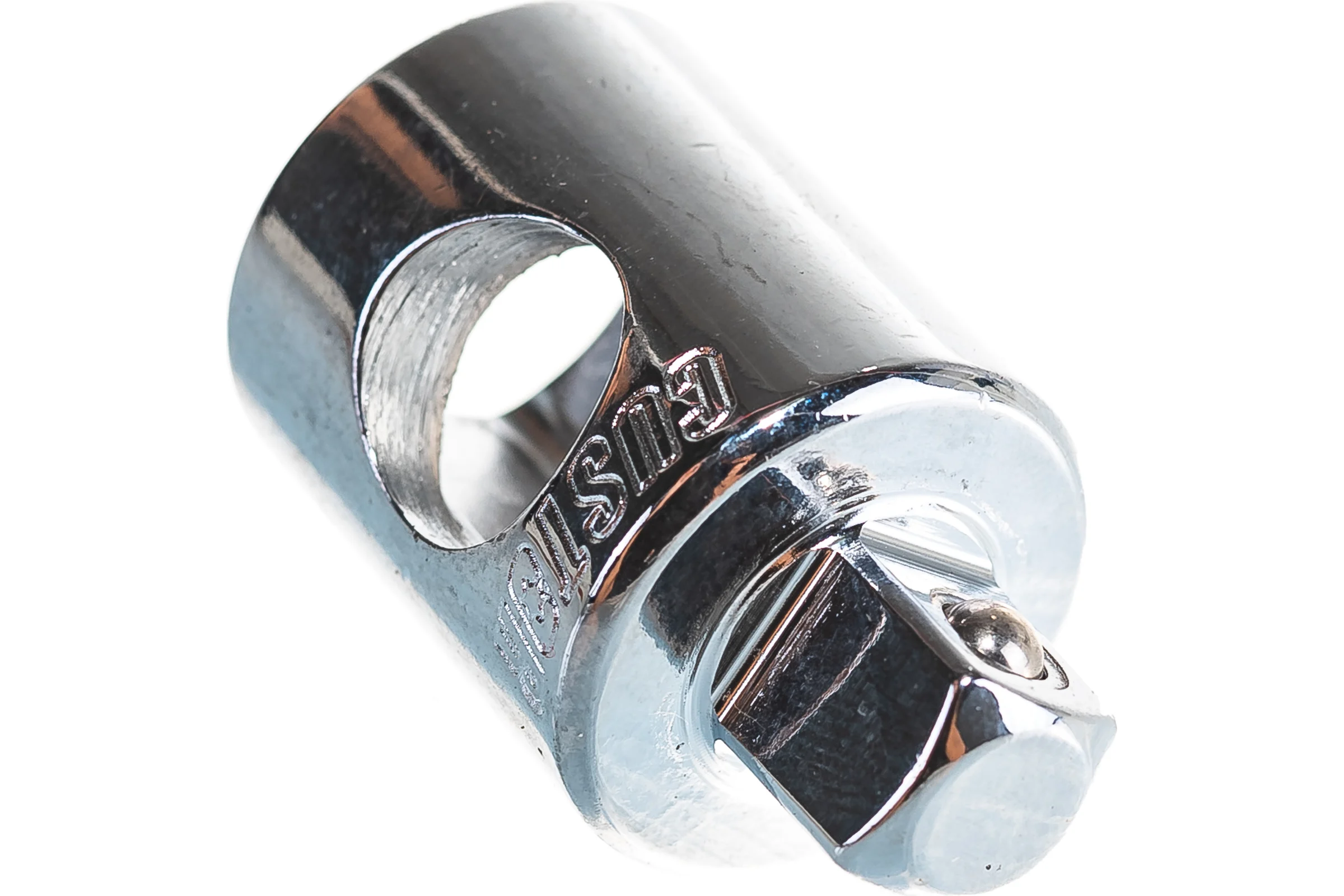 Адаптер с отверстием под вороток (3/8"M х 1/2"F) CUSTOR 6804003
