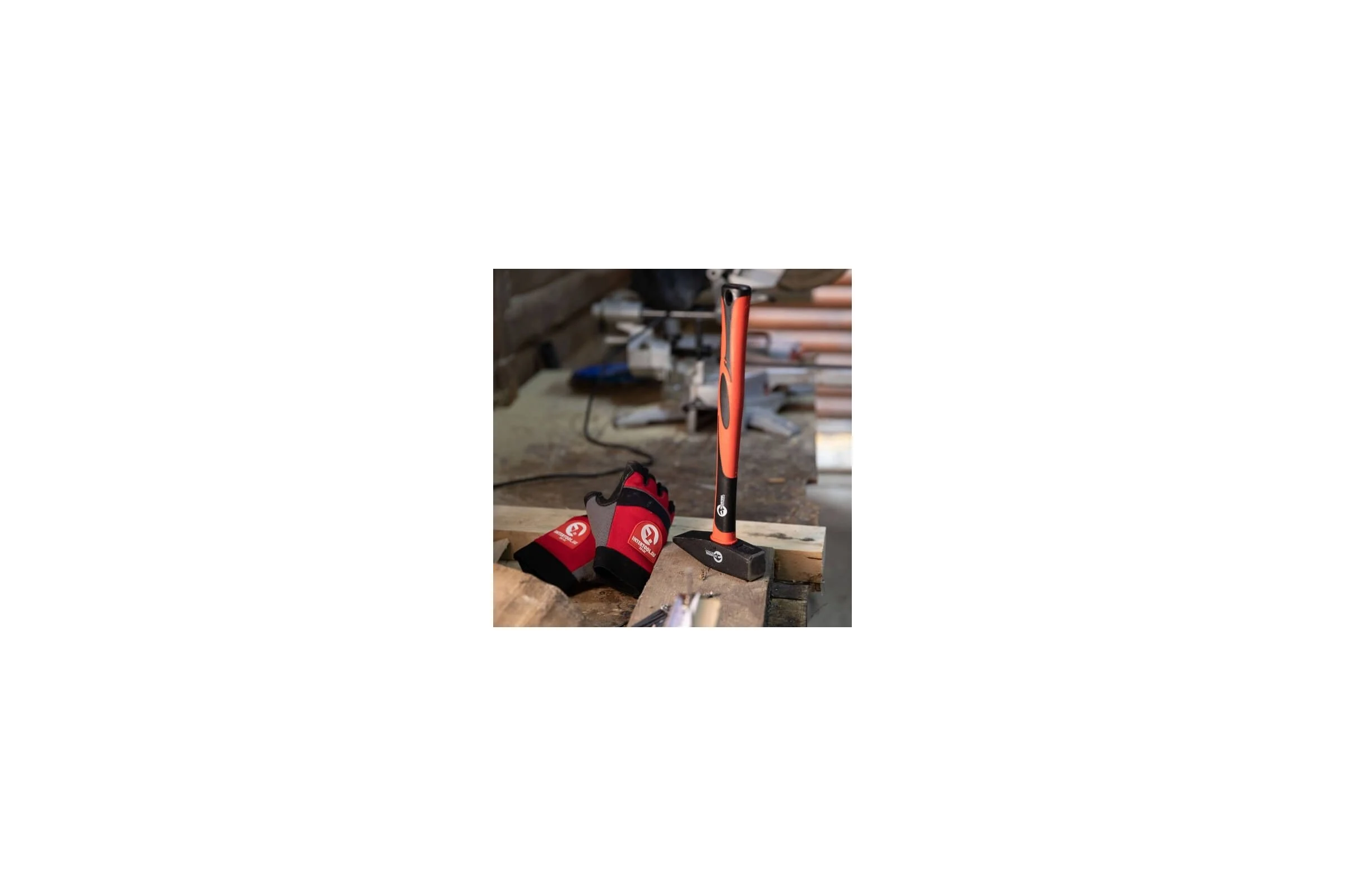 Молоток INTERTOOL 800 г, ручка из фибергласа HT-0208