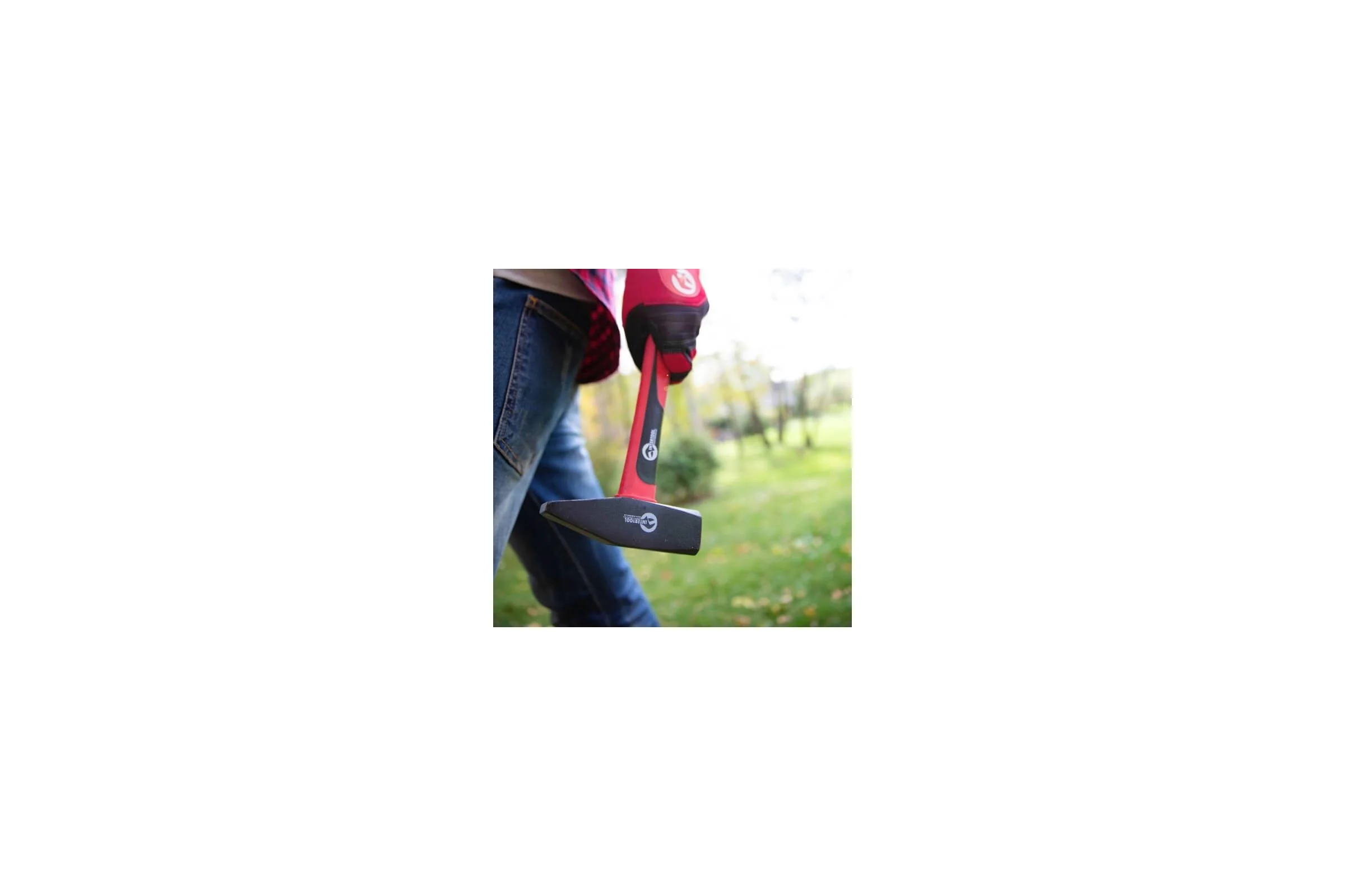 Молоток INTERTOOL 1000 г, ручка из фибергласа HT-0210