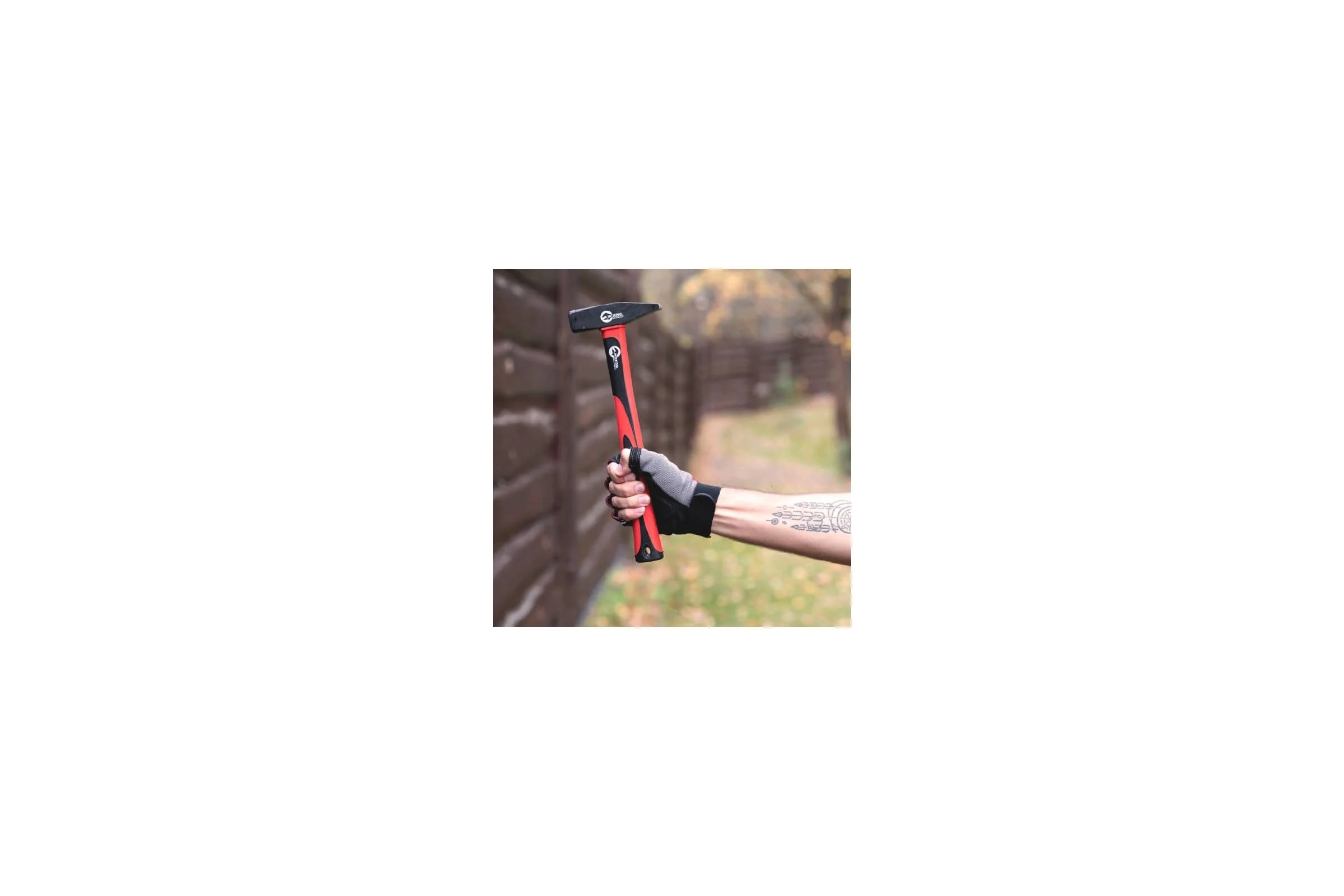 Молоток INTERTOOL 500 г, ручка из фибергласа HT-0205