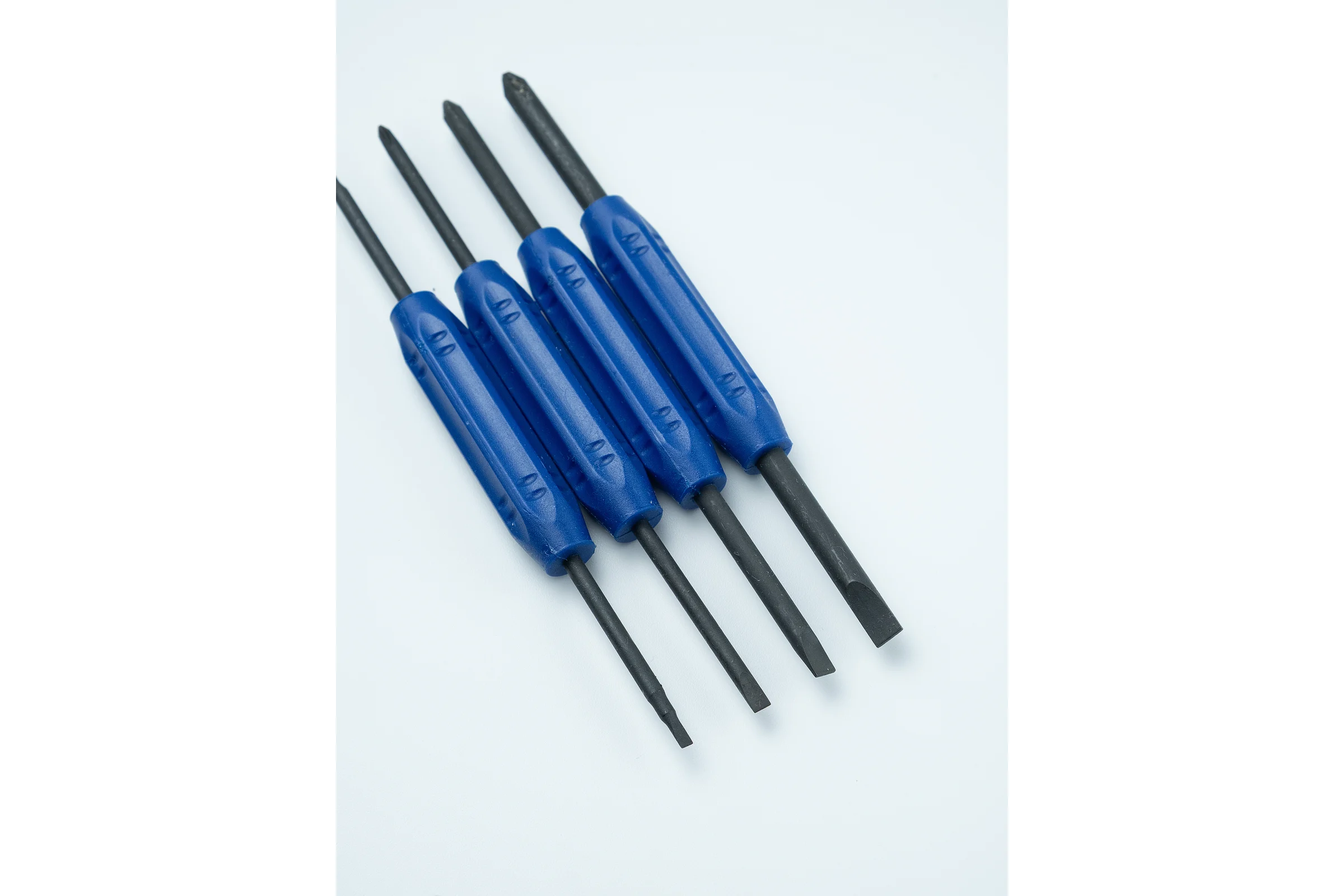 Отвертка Kubis 8-В-1 в кейсе, PH2-SL5 мм, PH1-SL4 мм 02-08-0208