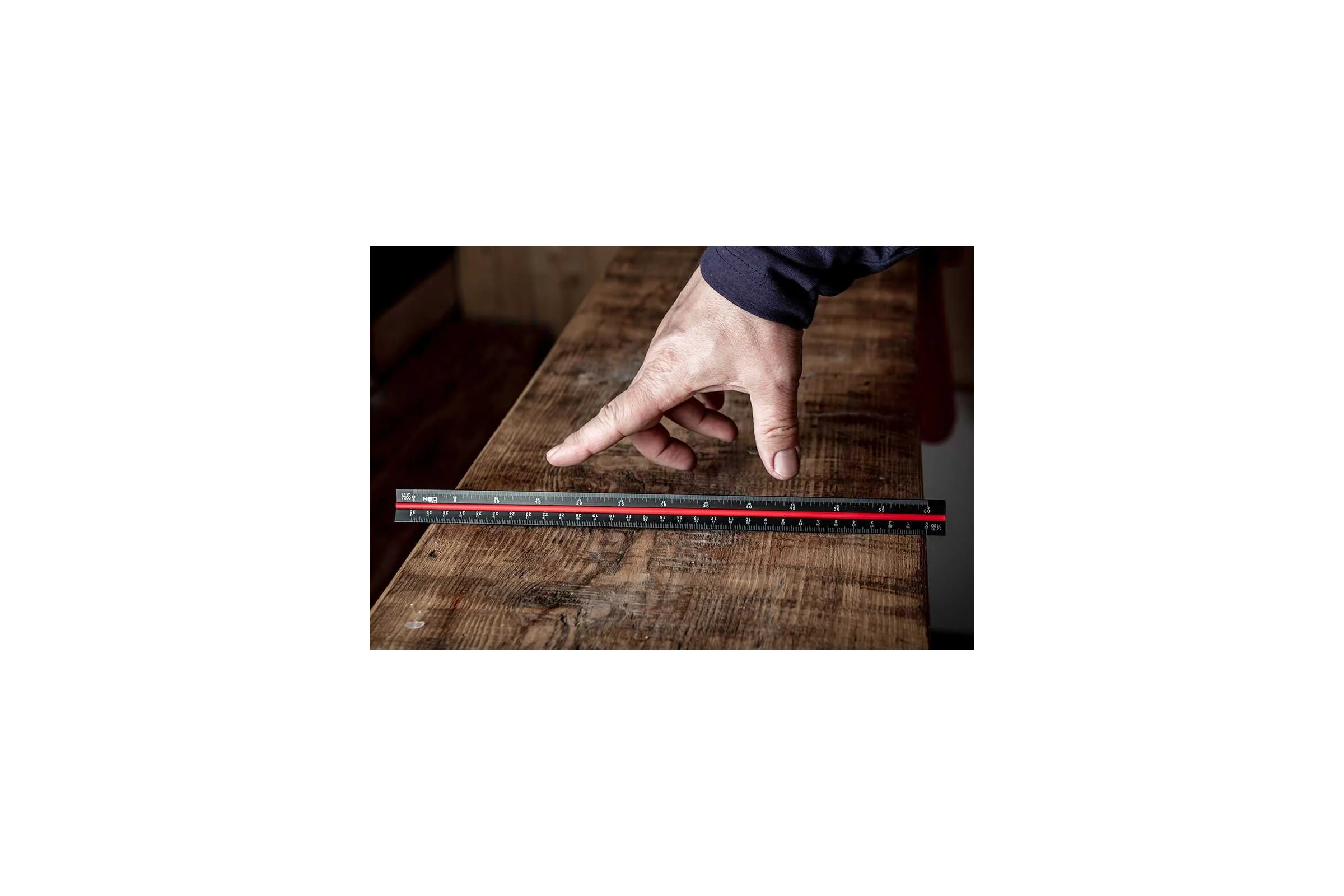 Линейка треугольная NEO TOOLS 30 см 72-205