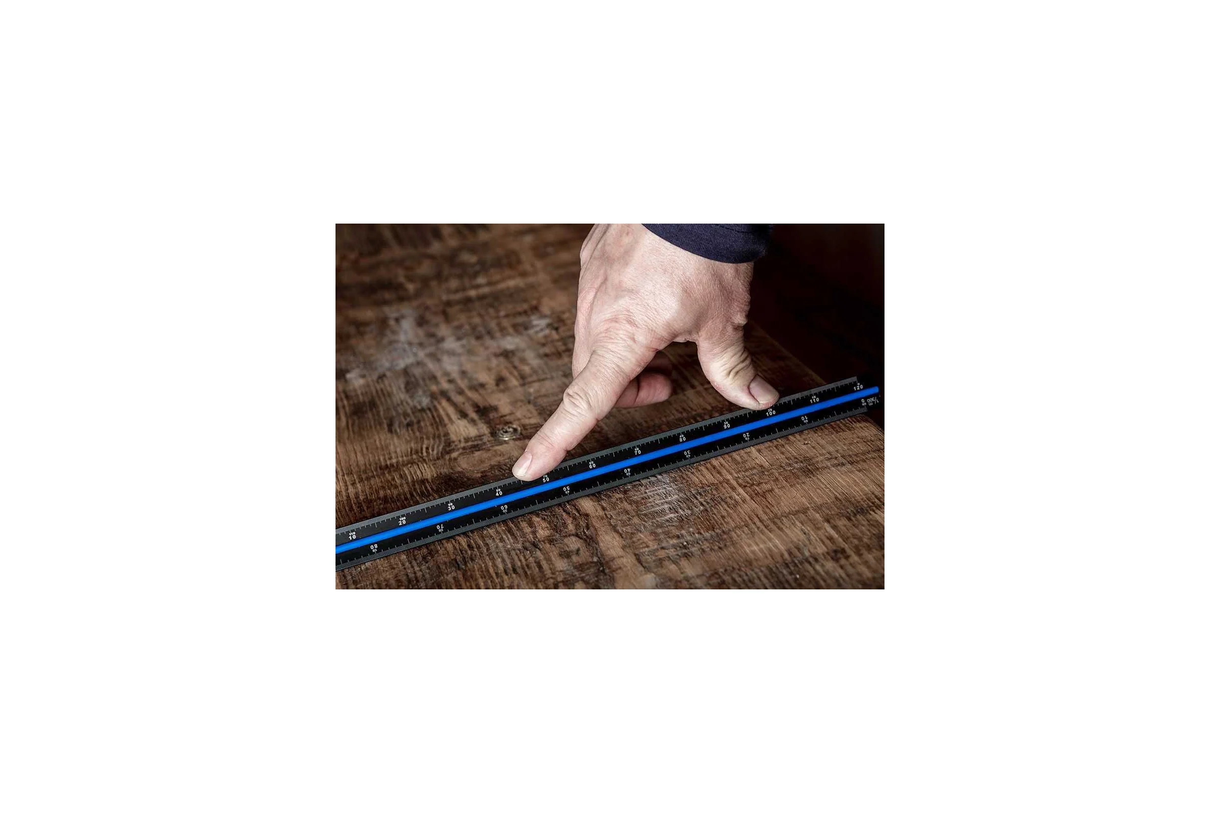Линейка треугольная NEO TOOLS 30 см 72-205