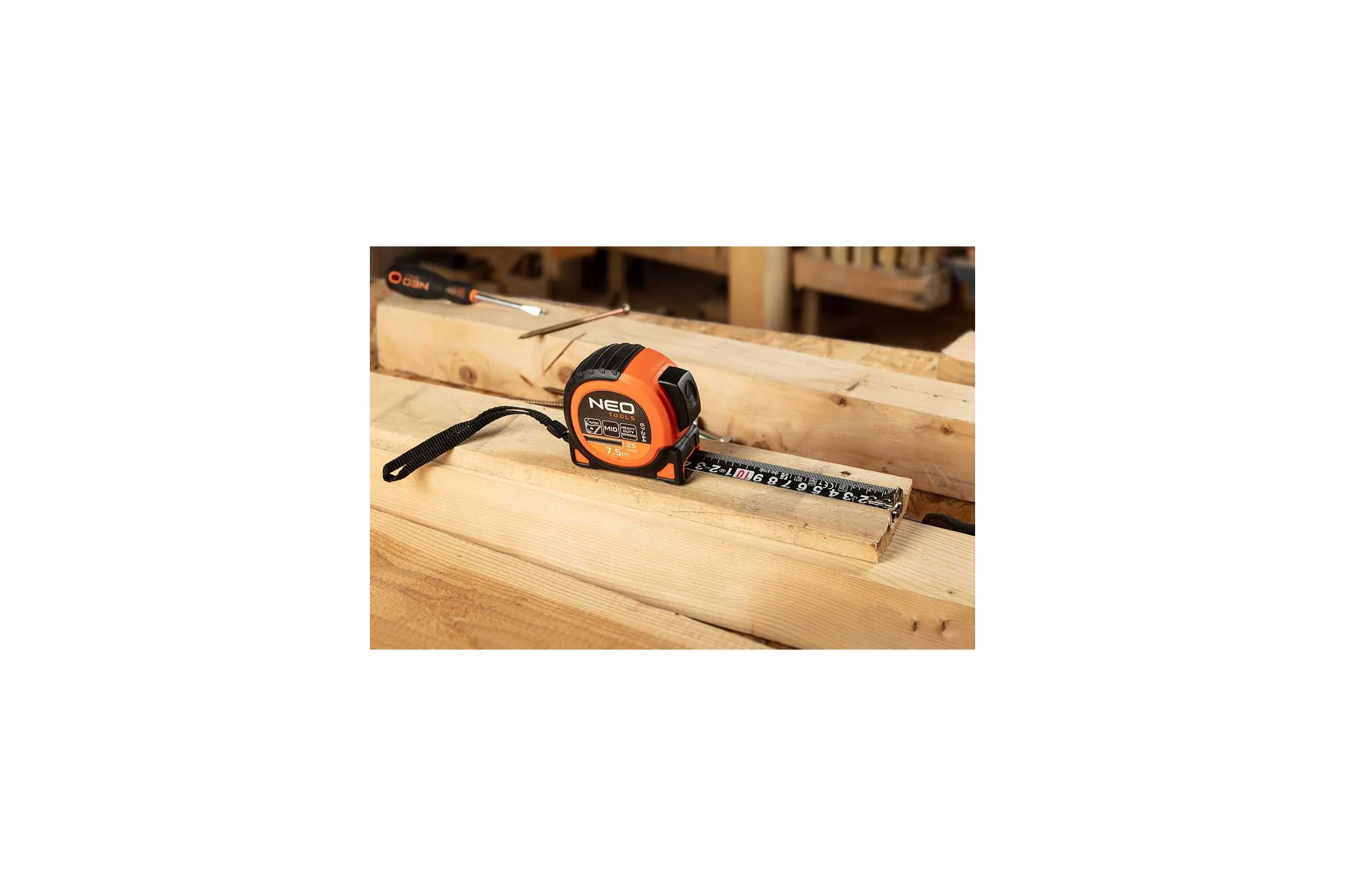 Стальная рулетка NEO TOOLS Super Black 7.5 м, 25 мм, автоблокировка, две кнопки остановки, магнит 67-244