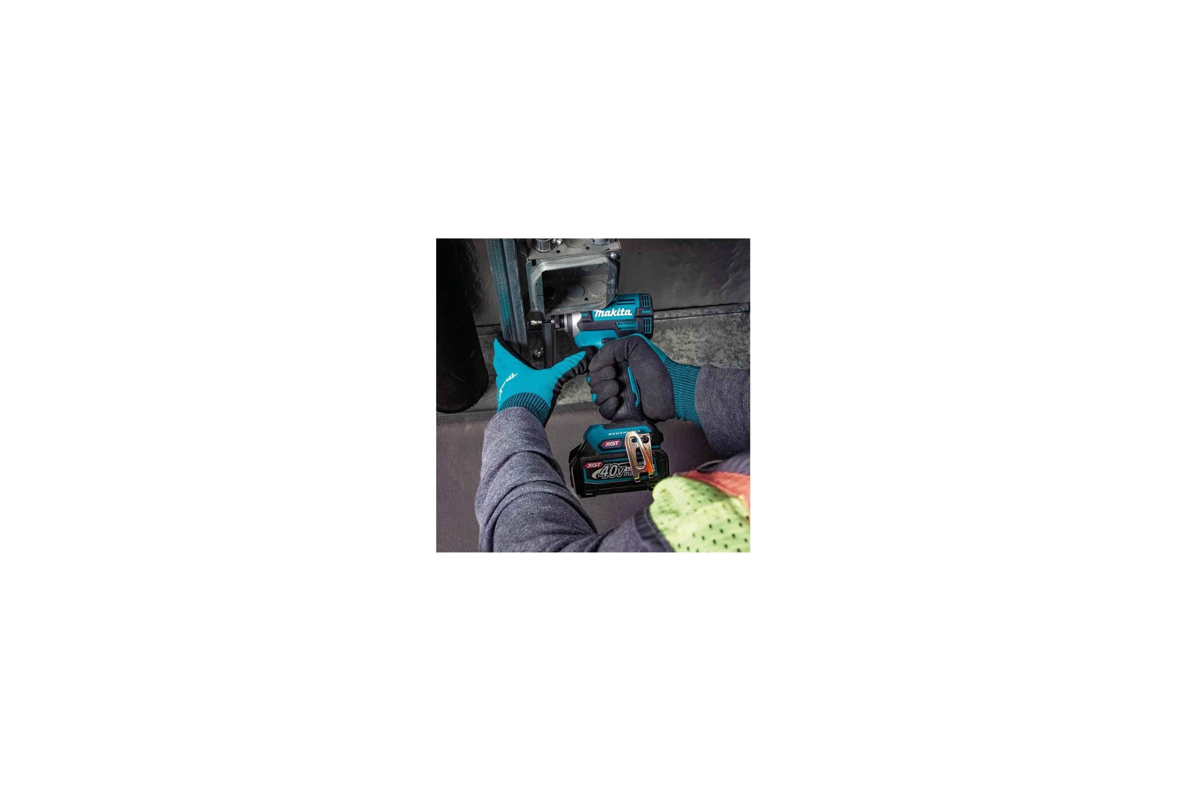 Ударный аккумуляторный шуруповерт Makita XGT BL 40В, XPT, 1/4", 210 Нм, 4+1 Т режим TD003GZ
