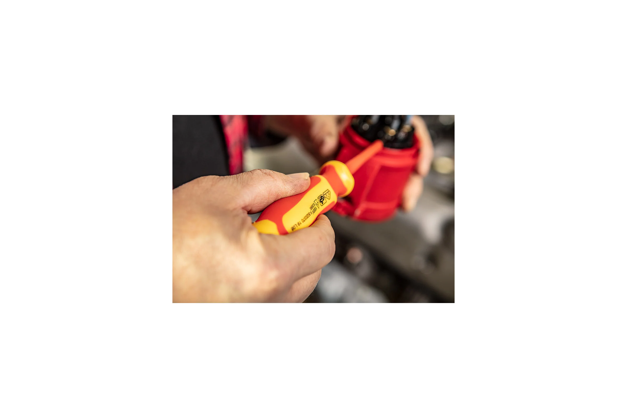 Отвертка NEO Tools PH1 x 4.5 x 80 мм, 1000 В 04-138