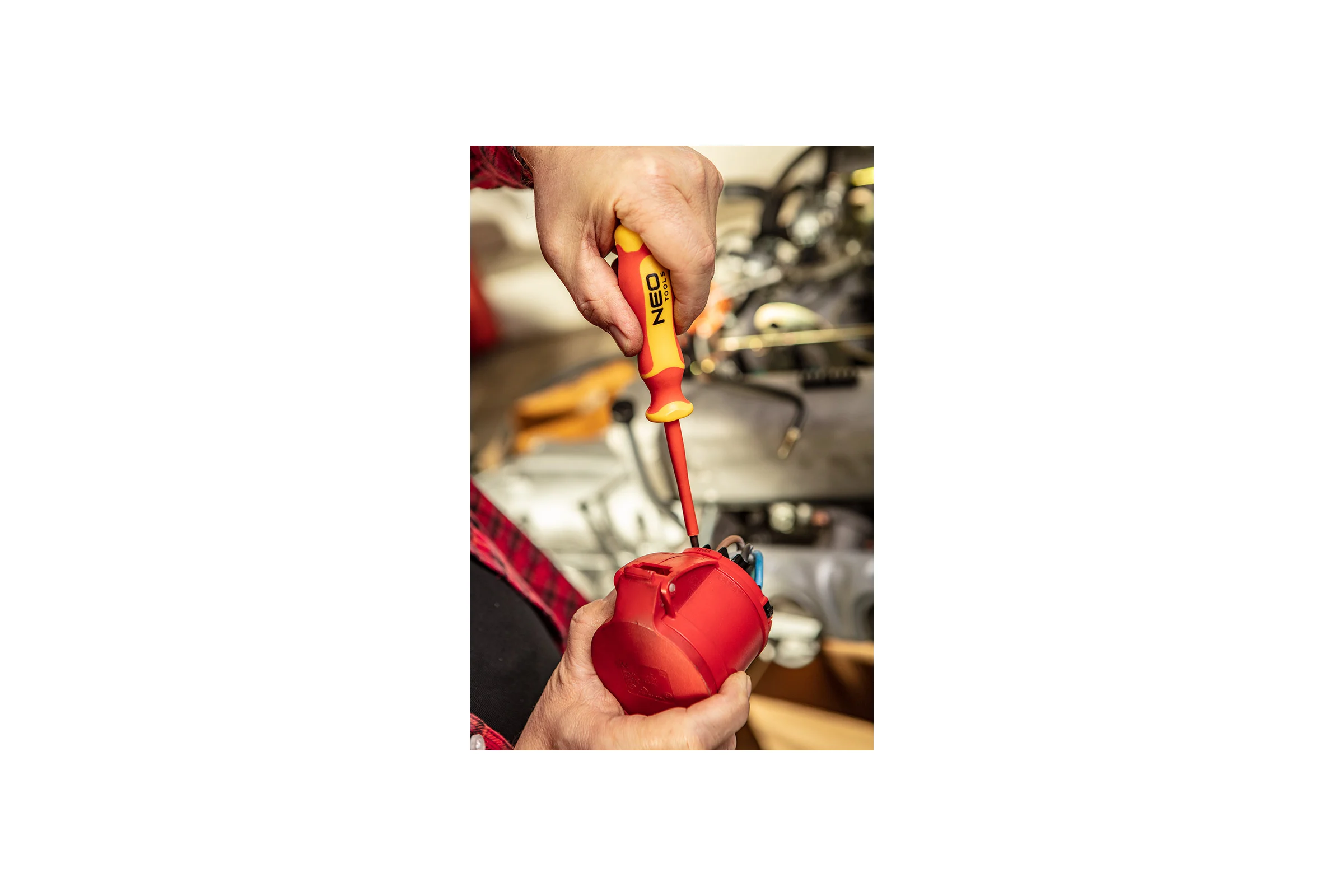 Отвертка NEO Tools PH1 x 4.5 x 80 мм, 1000 В 04-138
