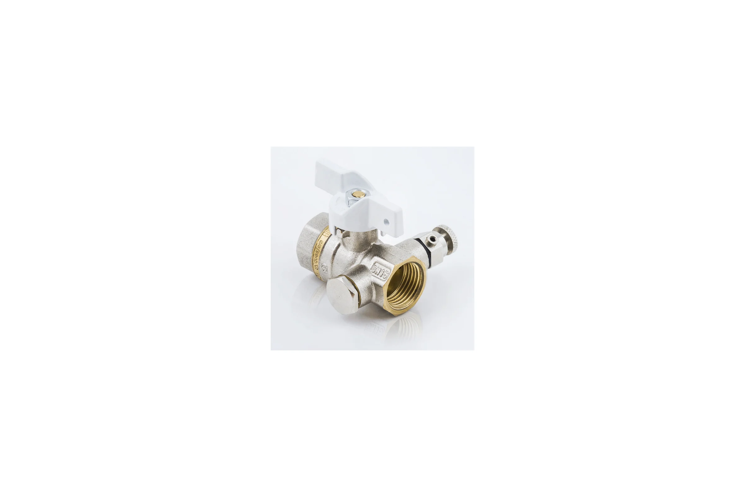 Кран шаровой латунный Aquasfera 1133 Standard никелированный, Ду15, Ру40, муфта/муфта, бабочка, с воздухоотводчиком 1133-01 107-8256