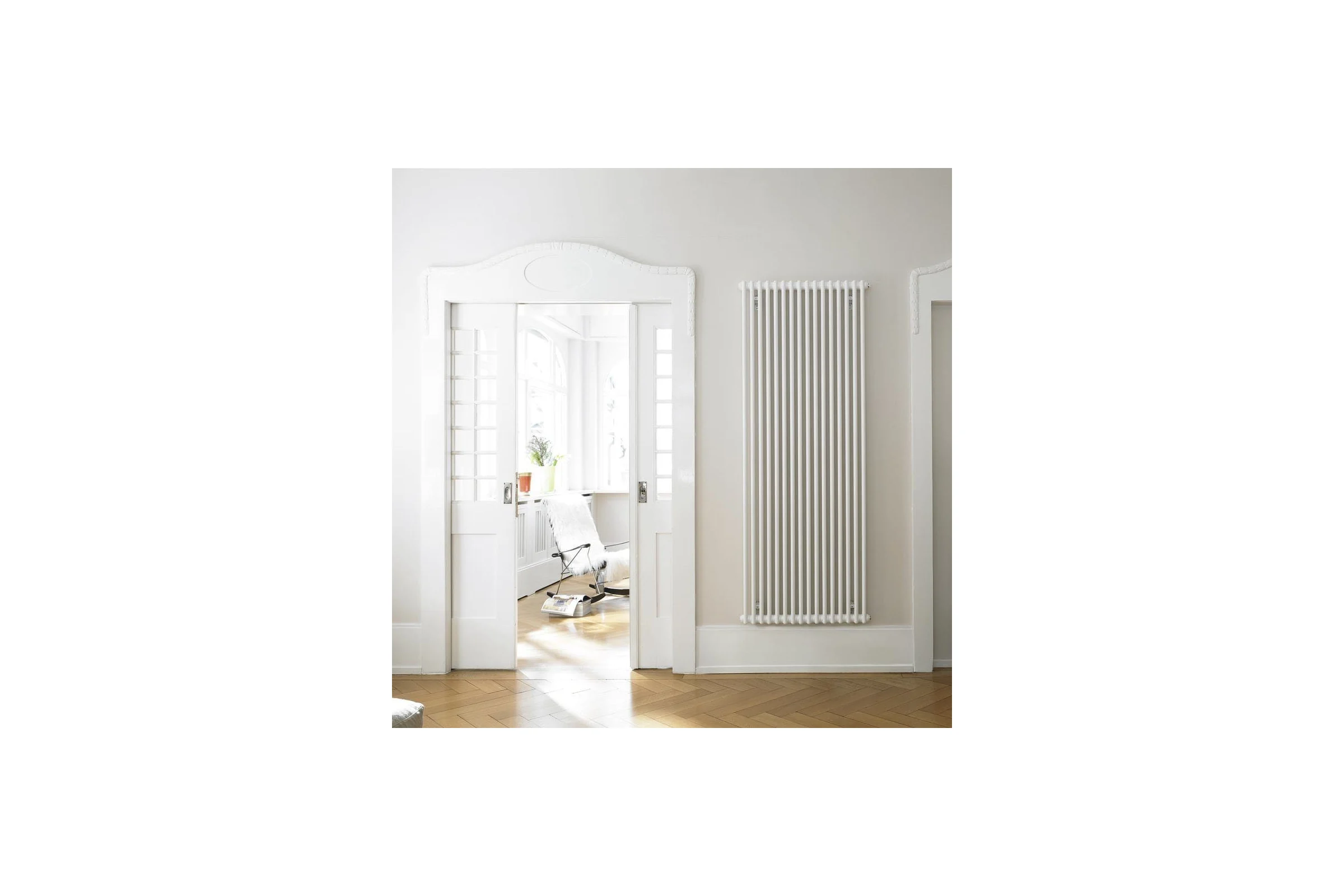 Трубчатый радиатор Zehnder Charleston 2180/04/№1270/RAL 9016, 3/4
