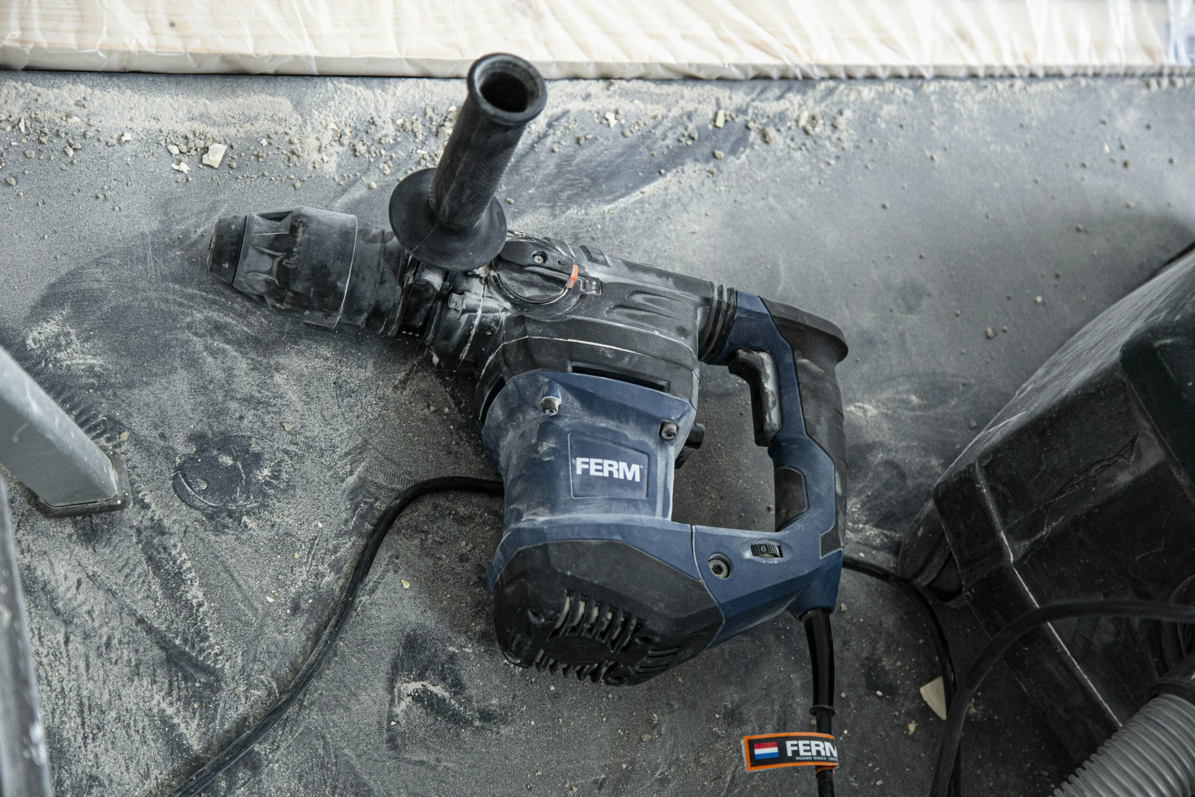 Перфоратор FERM HDM1037
