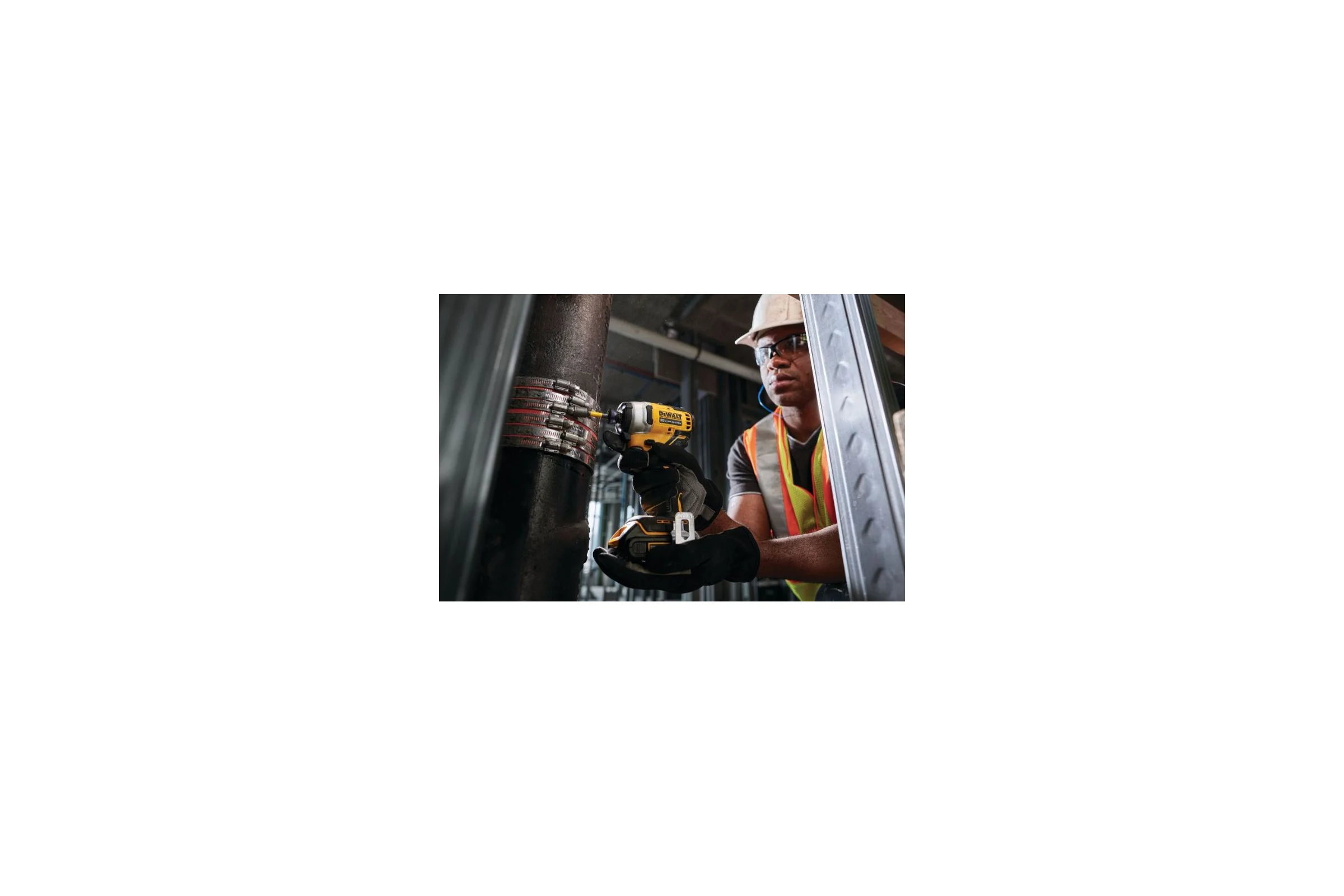 Аккумуляторный шуруповерт DEWALT DCF809D2T, 18 В, 190 Нм, 3200 уд/мин, с 2 АКБ 2 А*ч и ЗУ, в кейсе DCF809D2T-QW