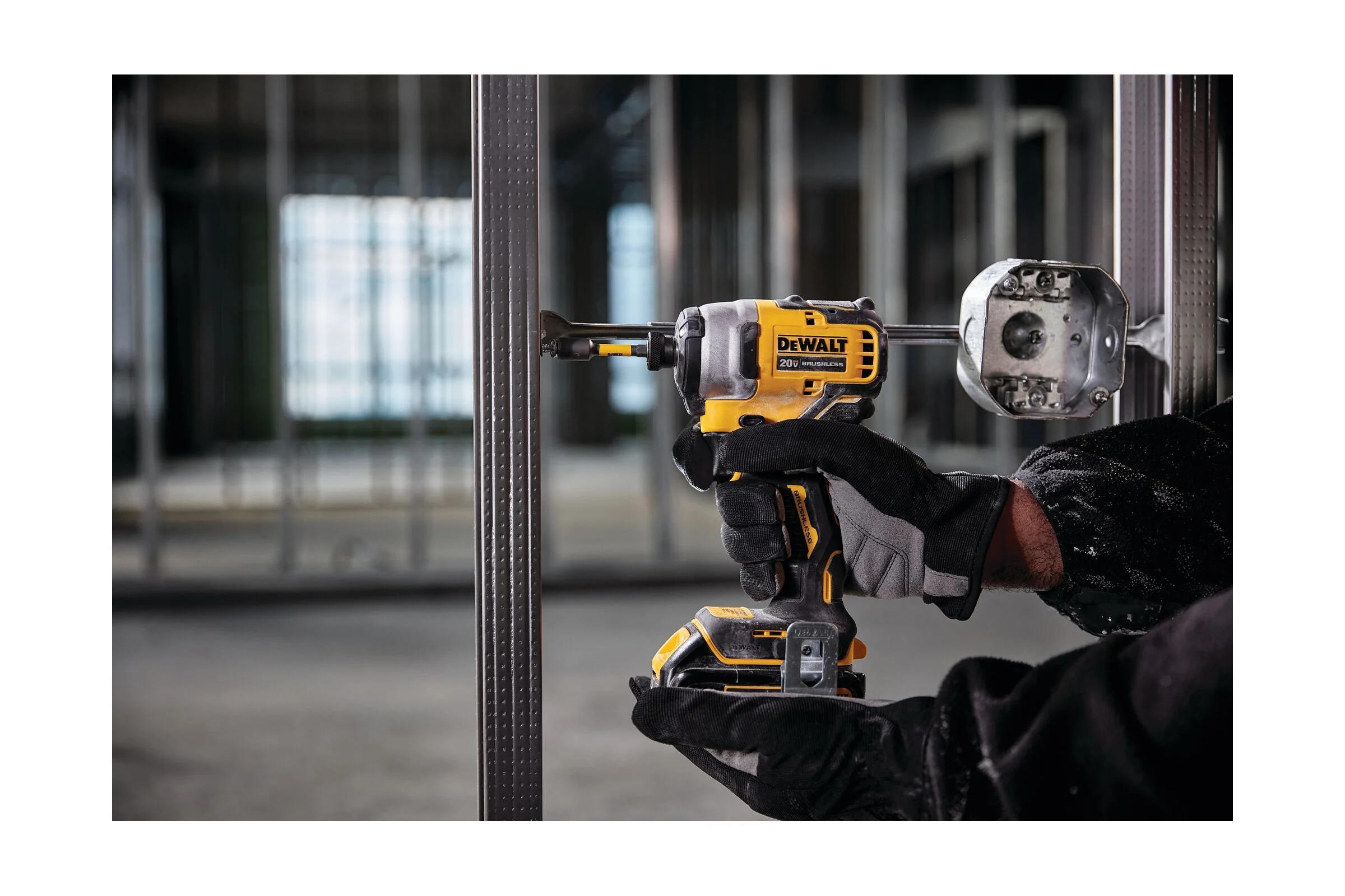 Аккумуляторный шуруповерт DEWALT DCF809NT, 18 В, 190 Нм, 3200 уд/мин, без АКБ и ЗУ, в кейсе DCF809NT-XJ
