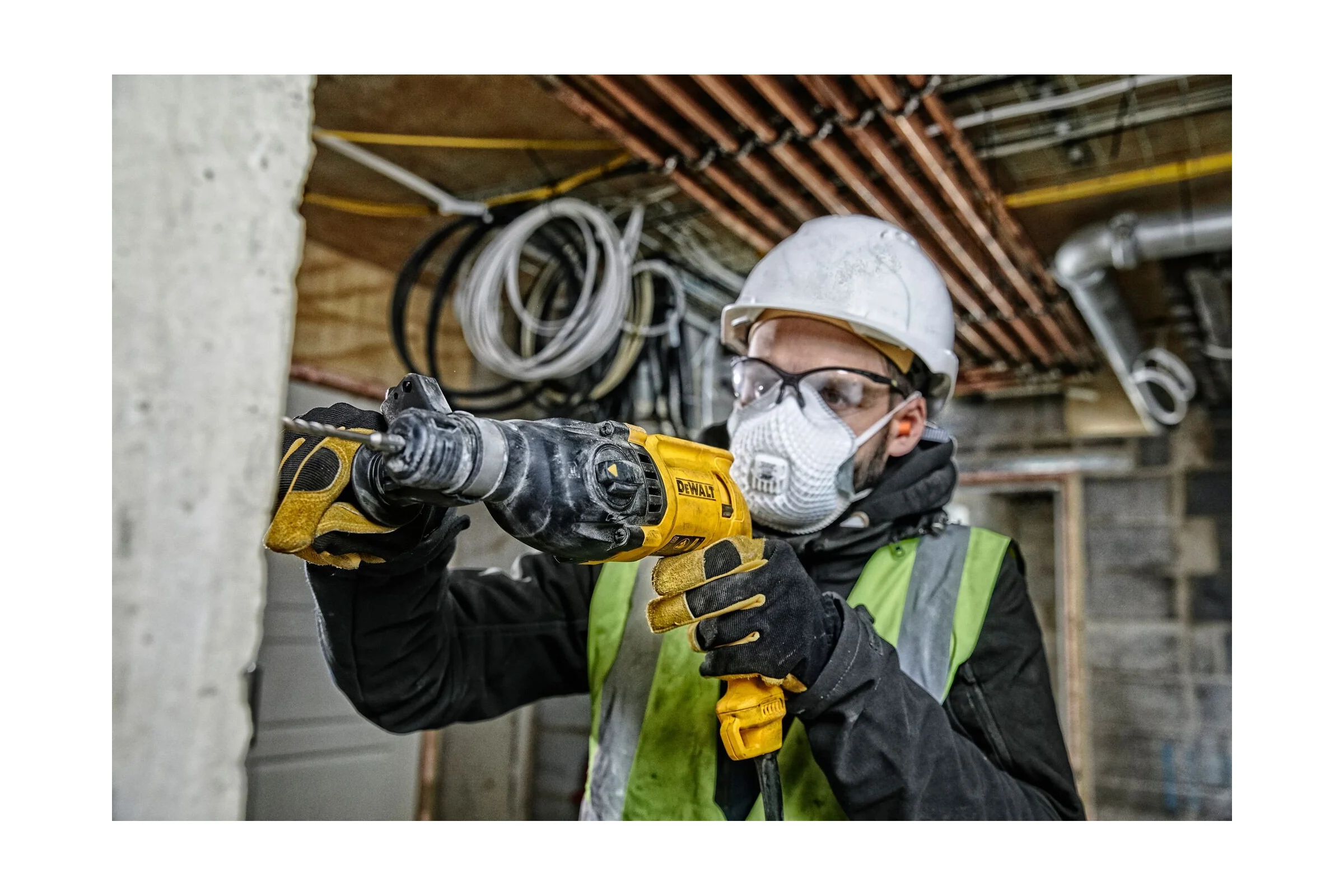Перфоратор Dewalt D25033K, 710 Вт, 2 Дж, 5680 уд/мин, в кейсе D25033K-QS