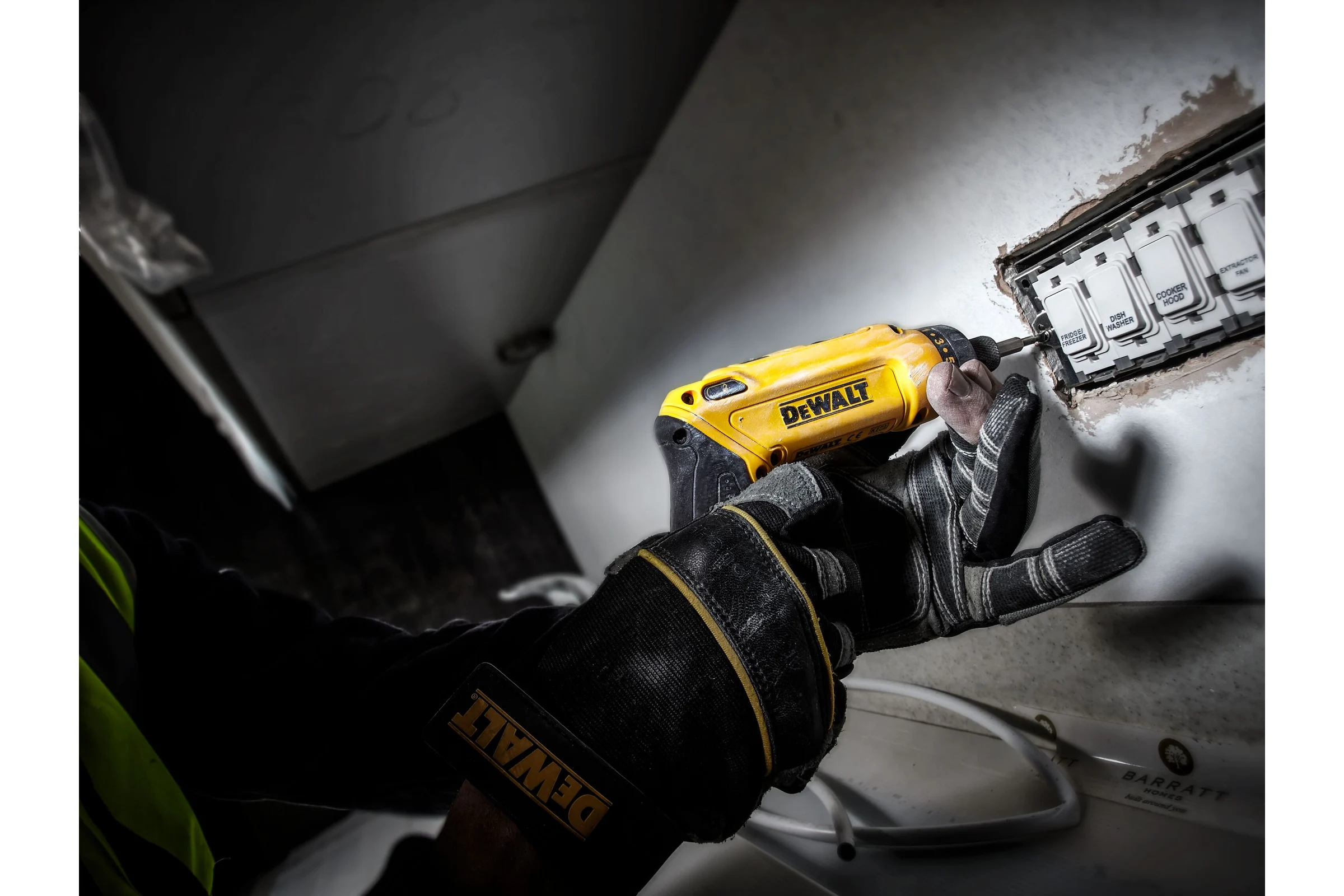 Аккумуляторная отвертка Dewalt DCF680G2, 7.2 В, 430 об/мин, с 2 АКБ 1 Ач и ЗУ, в сумке DCF680G2-QW