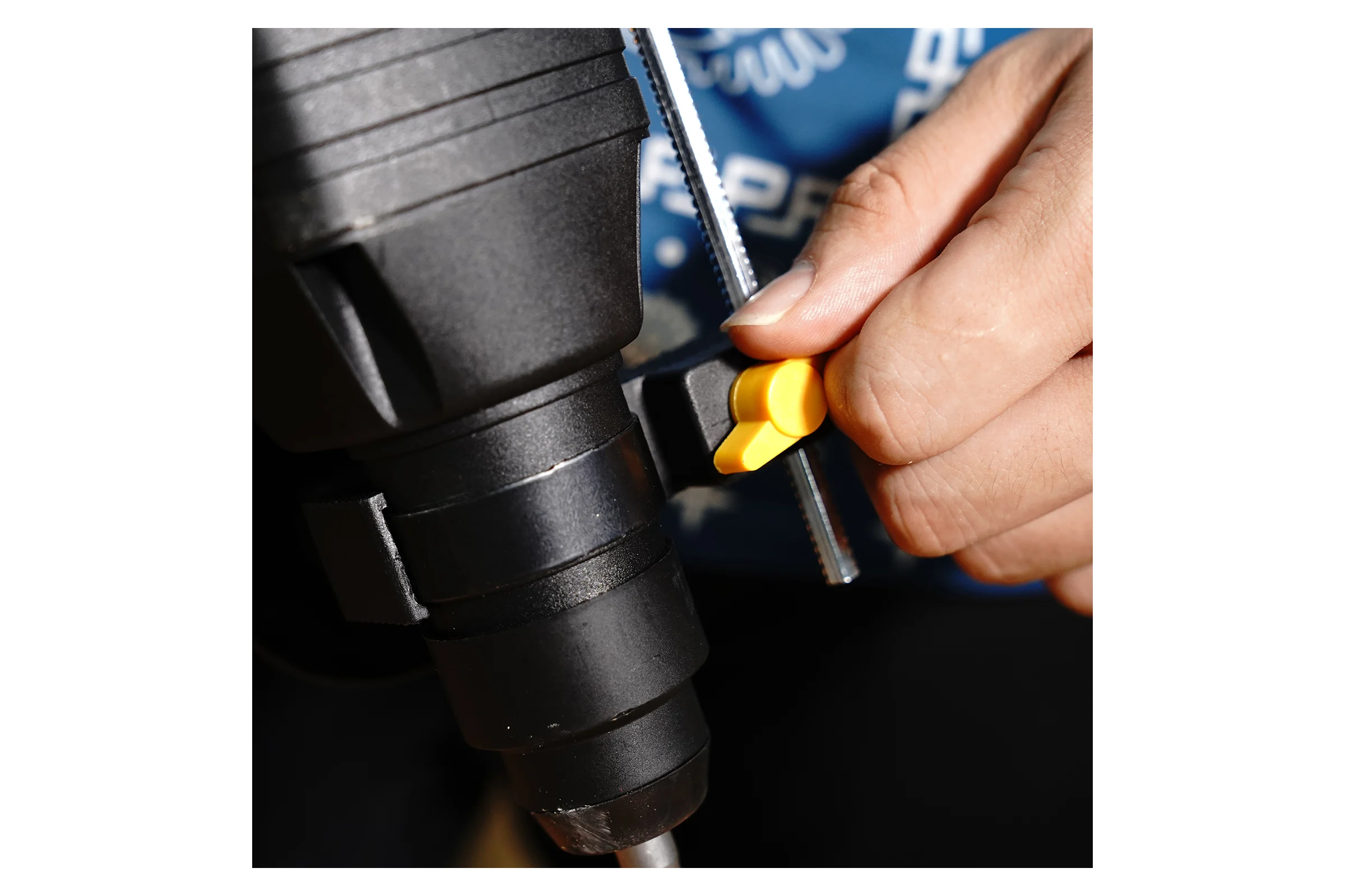 Перфоратор DEKO DKH650W063-4110 063-4110