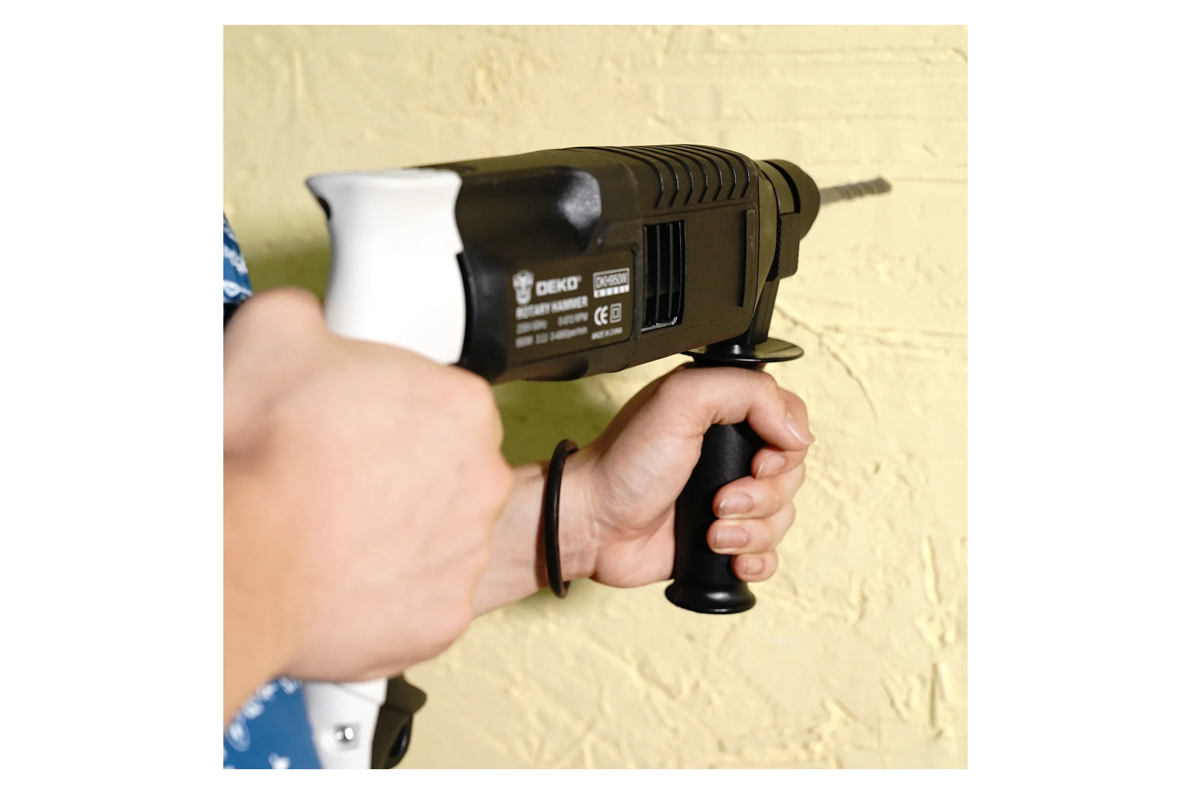 Перфоратор DEKO DKH650W063-4110 063-4110
