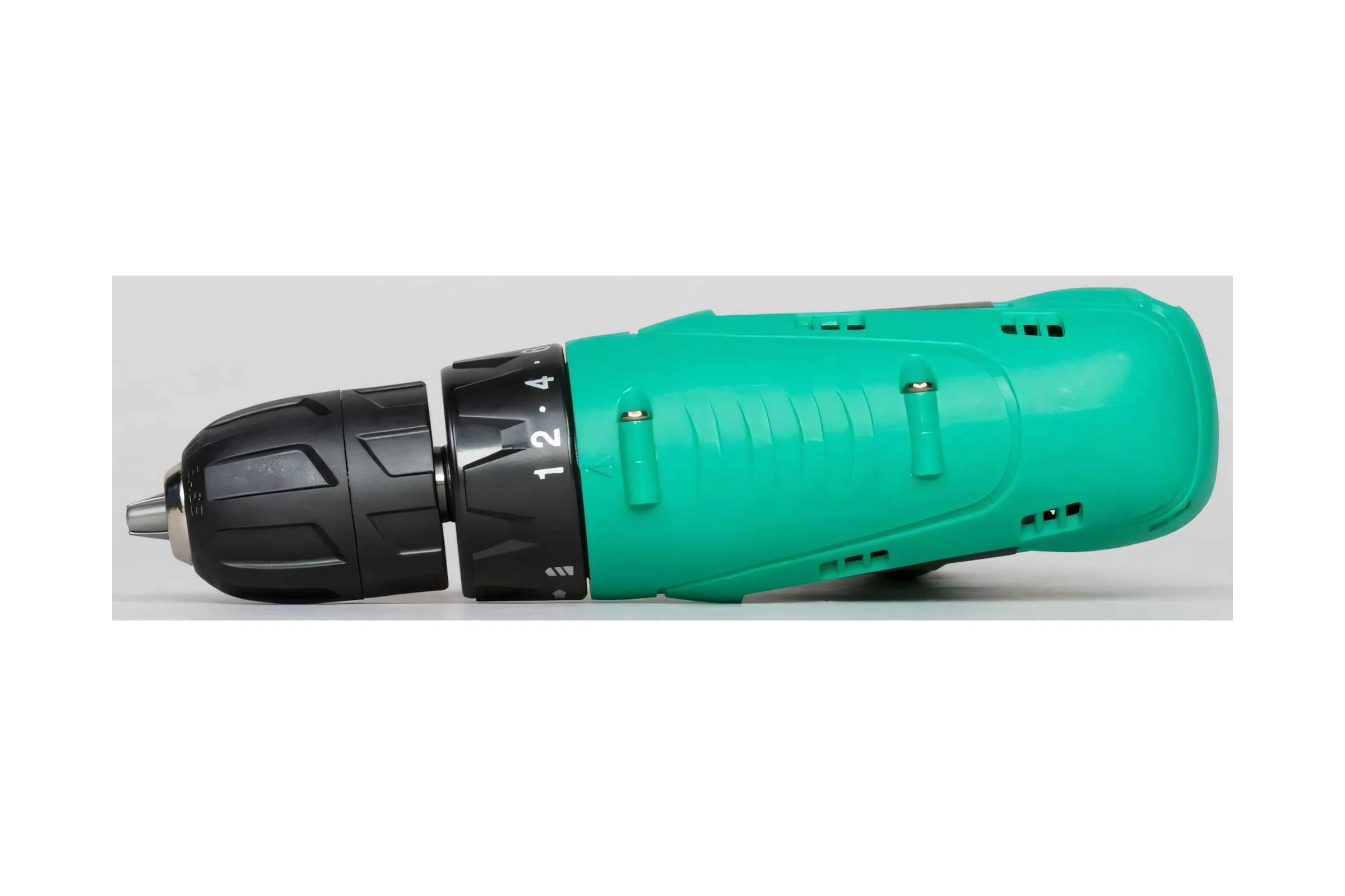 Аккумуляторная дрель Zitrek Green 12 (12В, Li-ion аккумулятор 1шт, ЗУ, бита) 063-4071