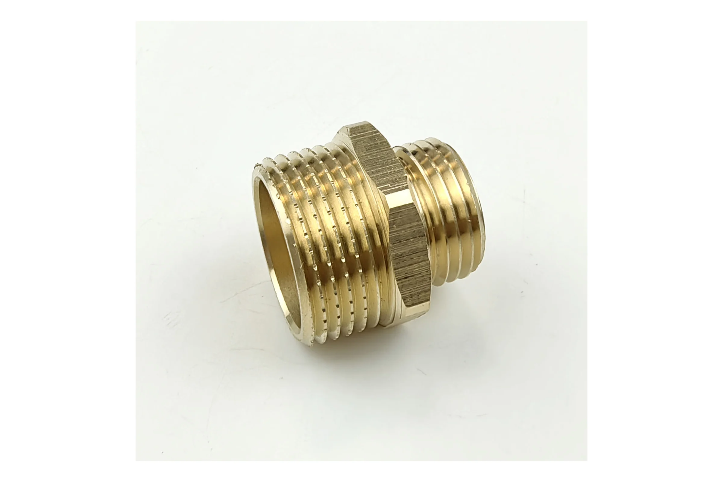 Ниппель латунный переходной Профитт 3/4" - 1/2" - 10 шт. 9274801