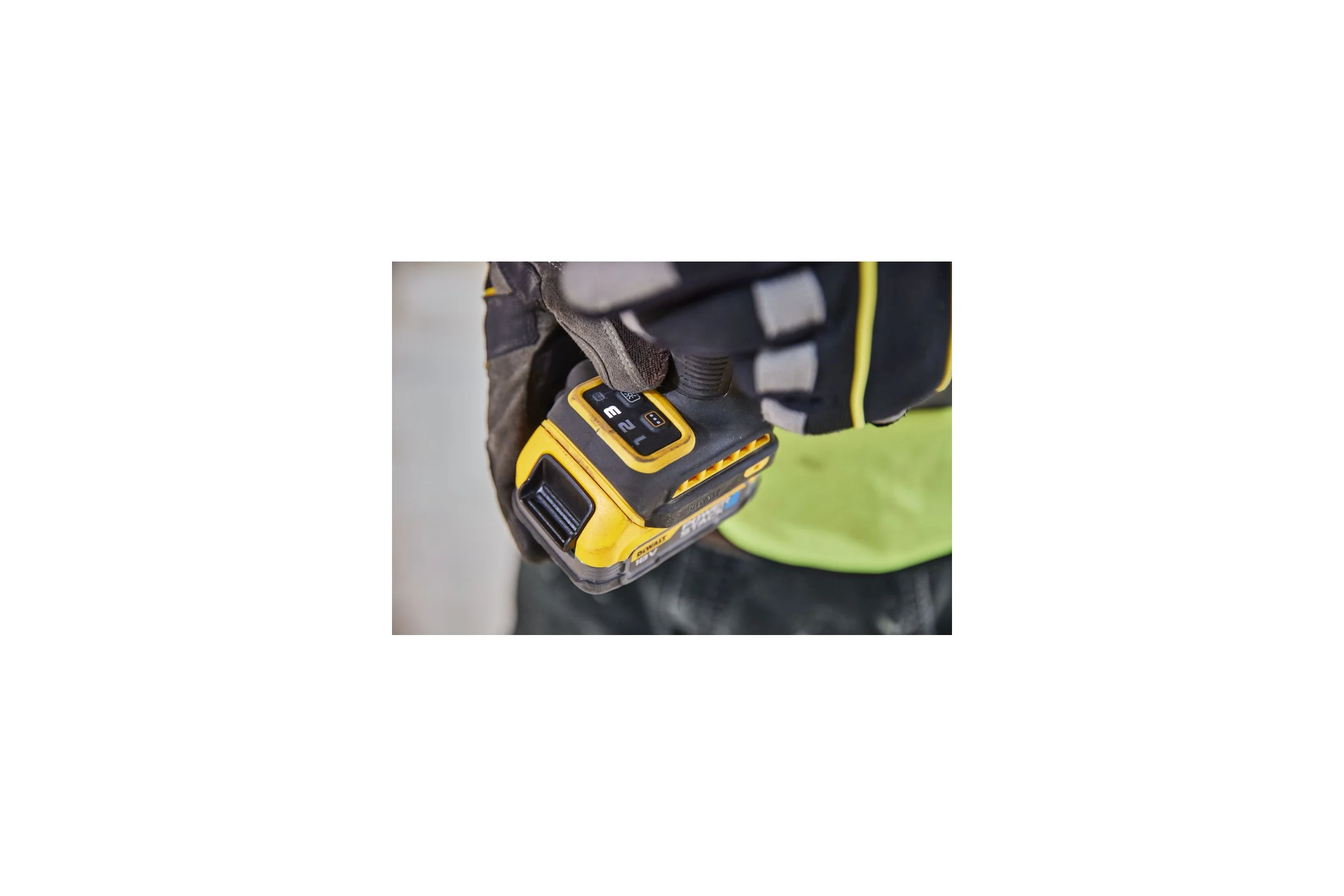 Аккумуляторный шуруповерт Dewalt DCF860N, 18 В, 282 Нм, 4500 уд/мин, без АКБ и ЗУ DCF860N-XJ