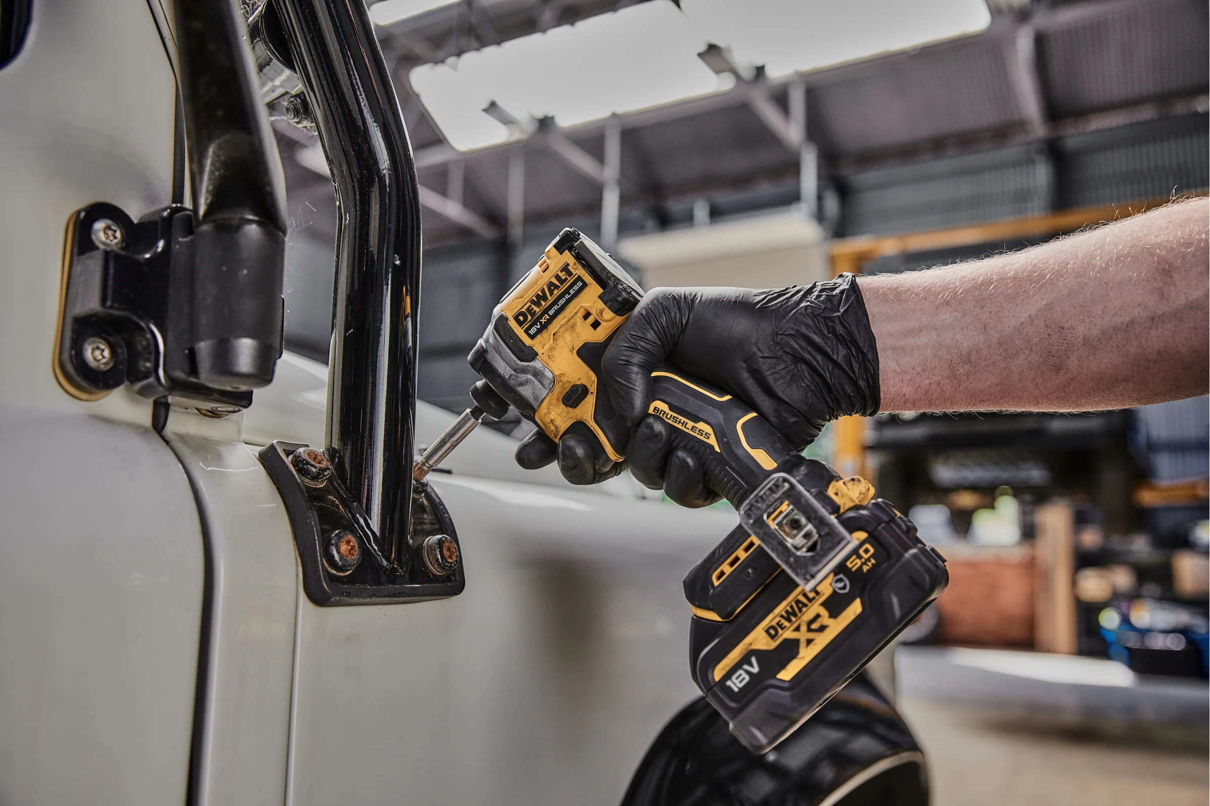 Аккумуляторный шуруповерт Dewalt 18 В, 206 Нм, 3800 уд/мин, без АКБ и ЗУ, в кейсе TSTAK DCF850NT