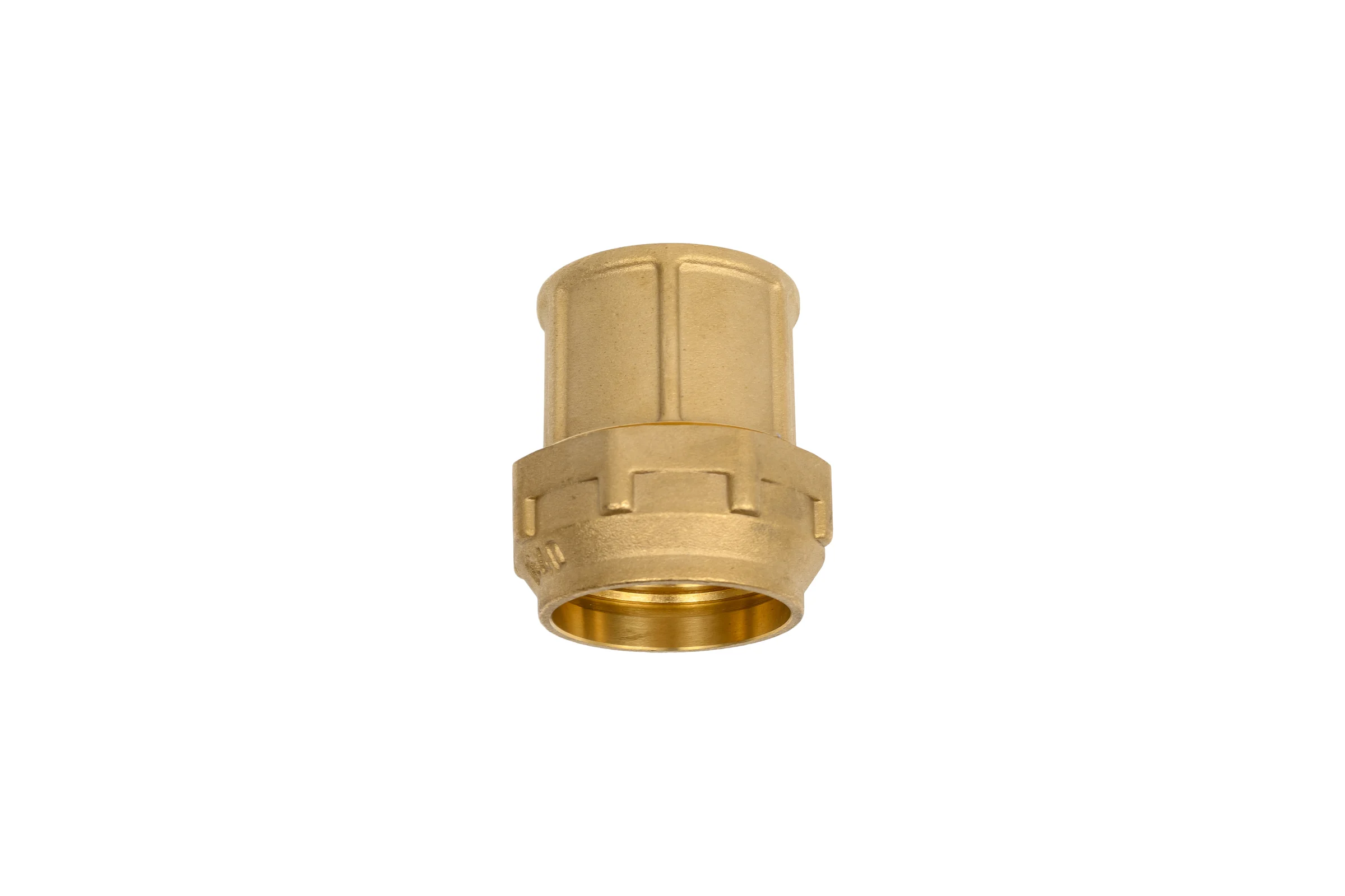 Муфта прямая латунная для ПНД труб Millennium 40-1 1/4" с внутренней резьбой PFBF4032 (710 11/4")