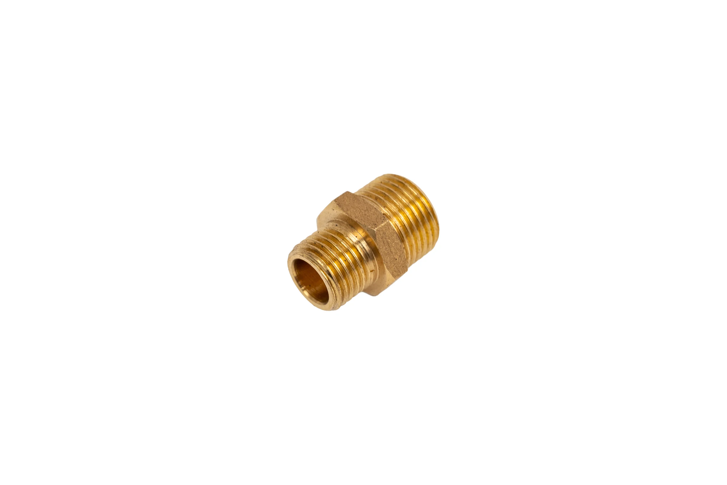 Ниппель латунный никелированный переходной Millennium 1/4" х 3/8" с наружной резьбой LBMM3814