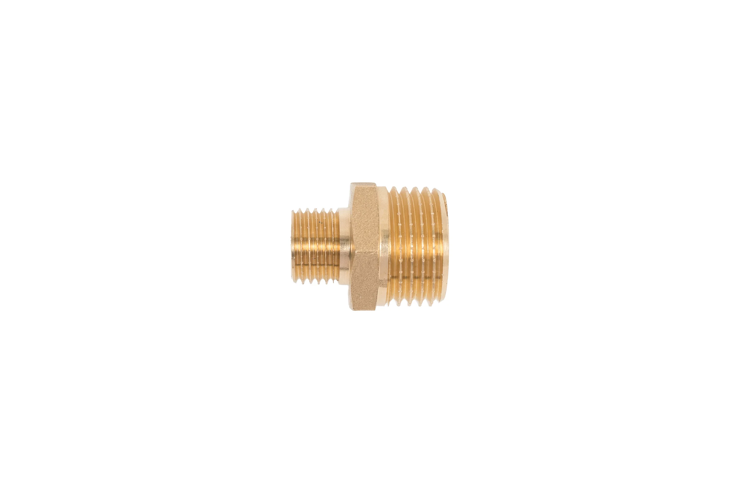 Ниппель латунный никелированный переходной Millennium 1/2" х 1/4" с наружной резьбой LBMM1214