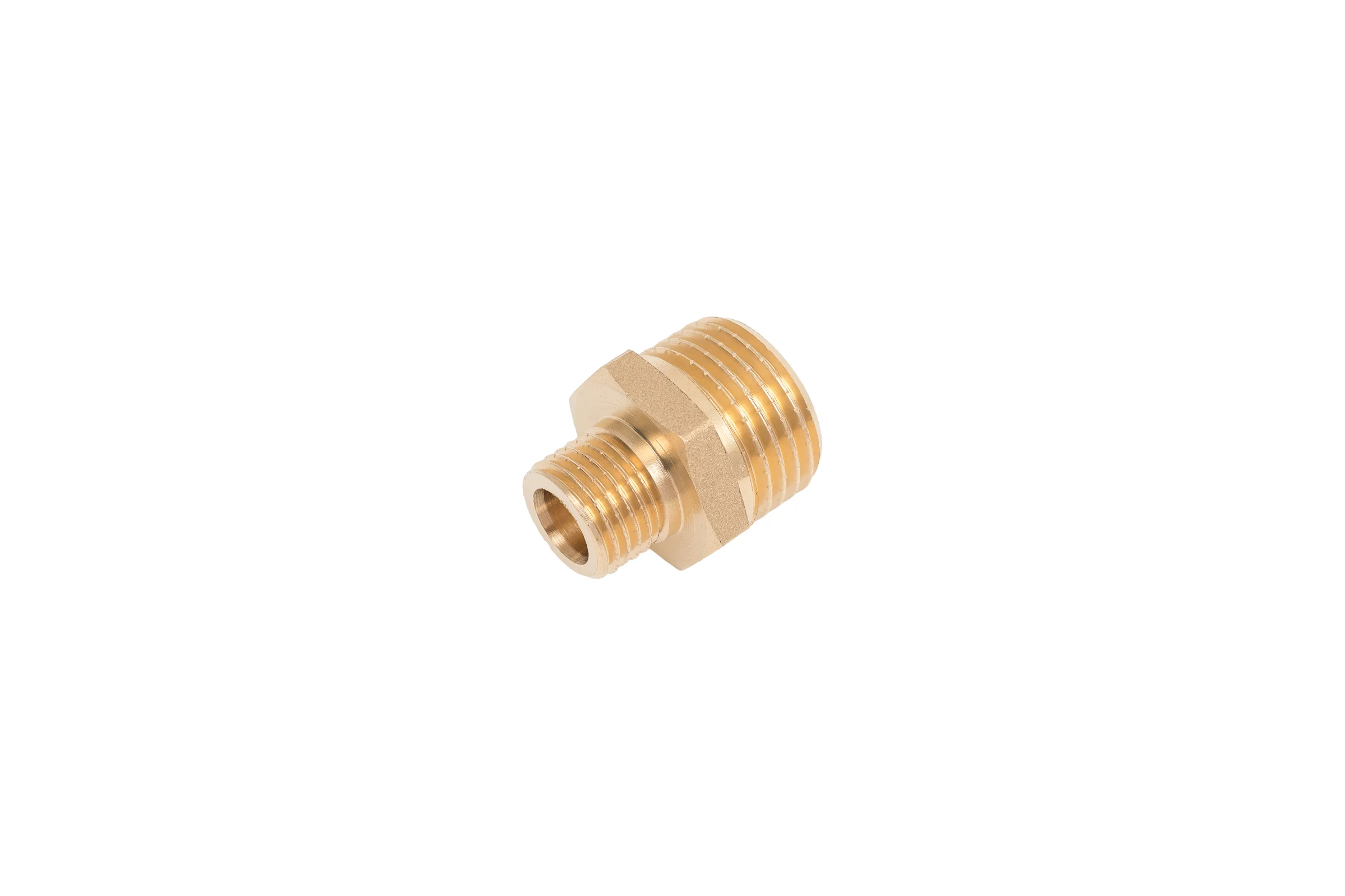 Ниппель латунный никелированный переходной Millennium 1/2" х 1/4" с наружной резьбой LBMM1214