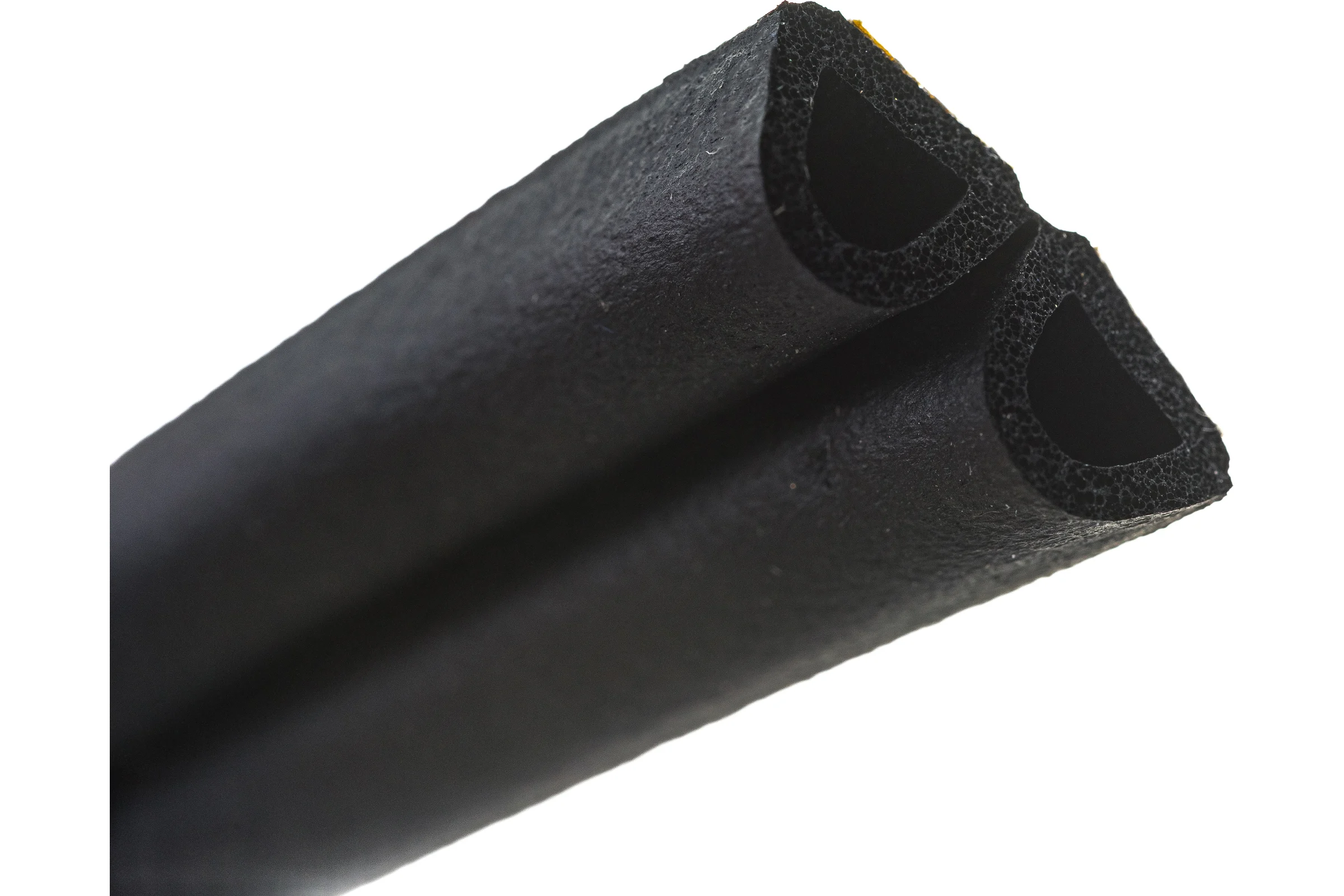 Самоклеящийся уплотнитель Remontix D 6 м, черный REMDBL00006