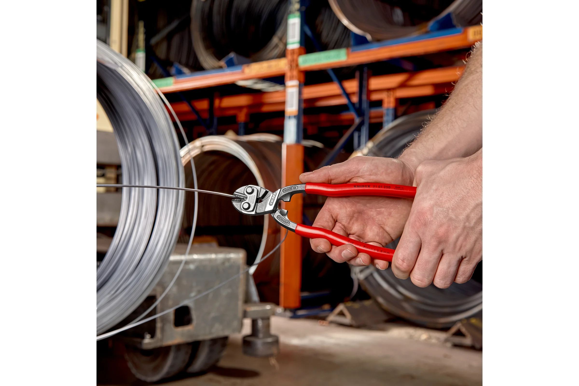 Болторез KNIPEX CoBolt® XL 250 мм 1К ручки KN-7101250SB
