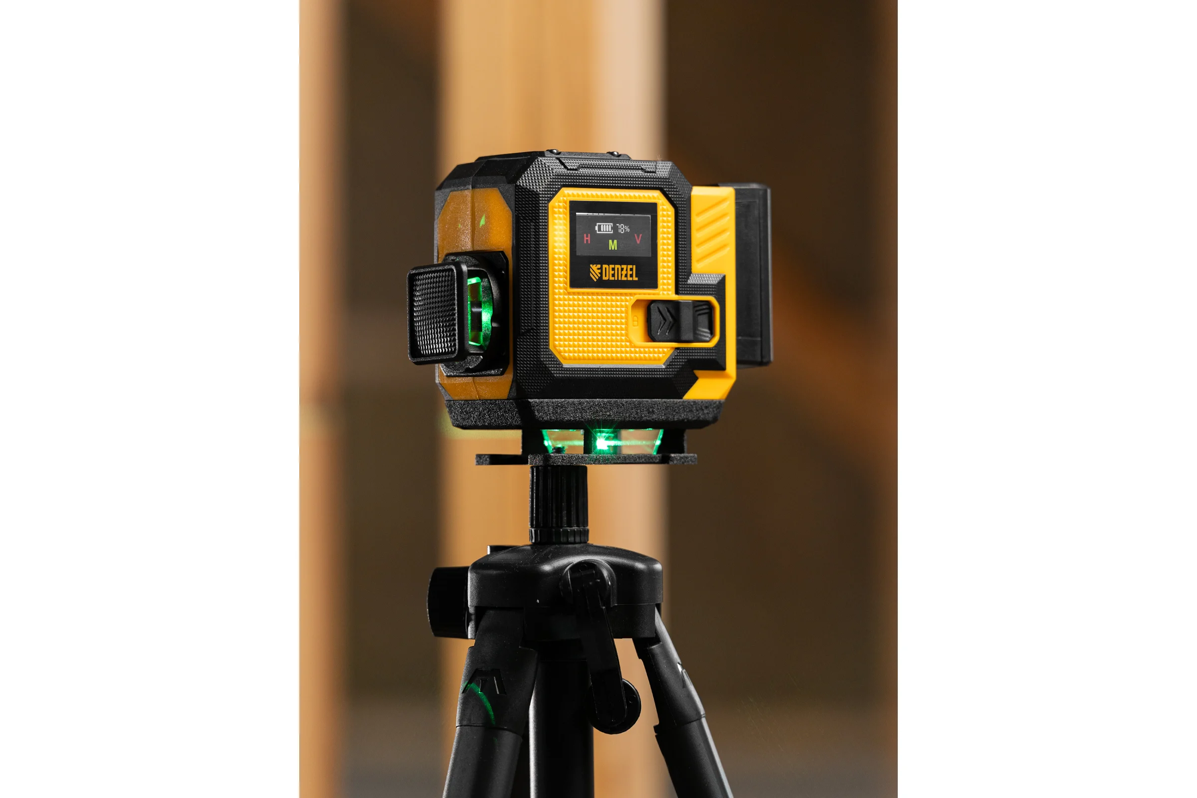 Лазерный уровень мультипризменный Denzel DLV-360-3T, 30 м, зеленый луч, Li-Ion 2,4 Aч, штатив 350805