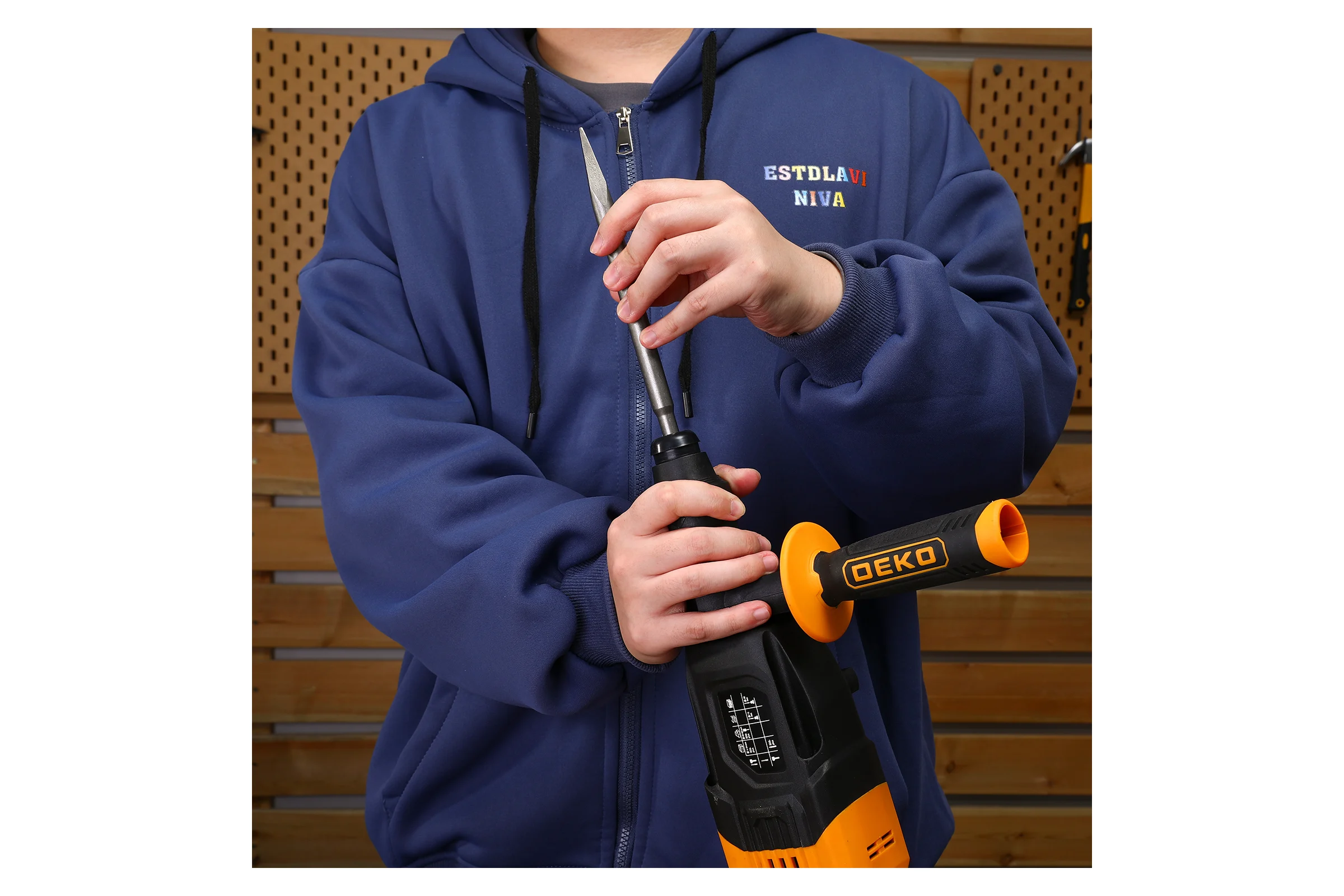 Сетевой перфоратор DEKO DKH850W кейс, набор из 5 буров, SDS+, дополнительный патрон 063-4255
