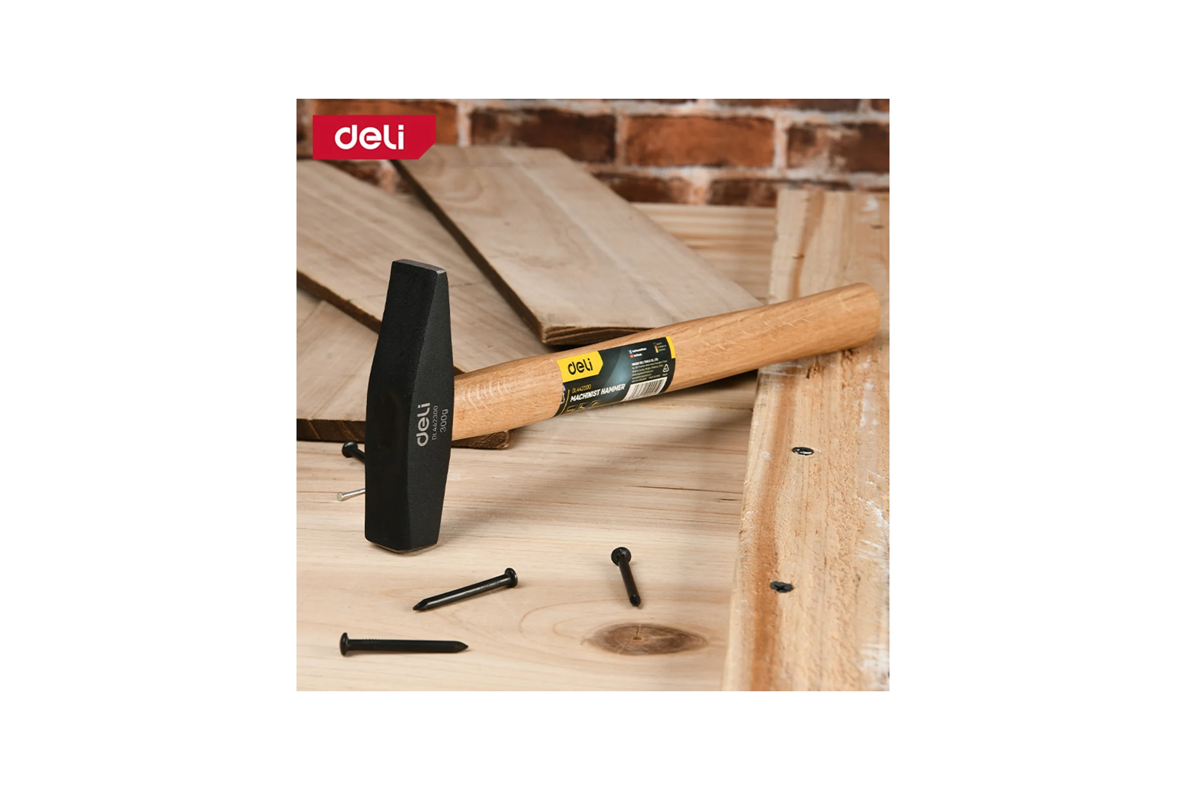 Слесарный молоток Deli 300гр DL442300 деревянная рукоять 177537
