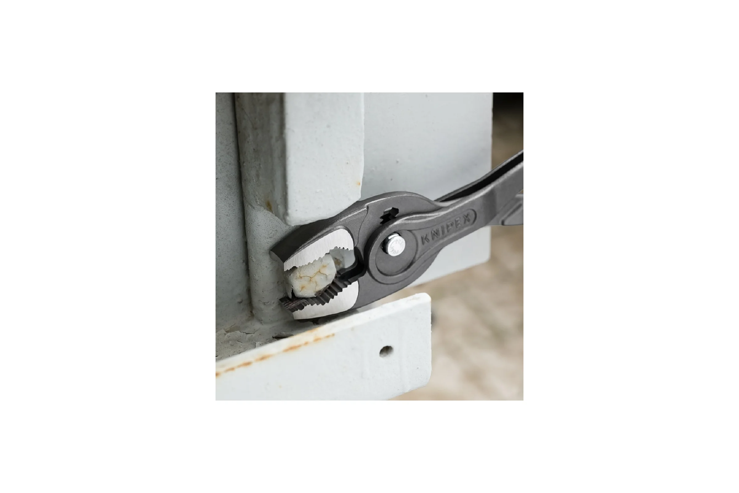 Клещи с фронтальным и боковым захватами Knipex TwinGrip, зев 5-27 мм, длина 250 мм, обливные ручки, SB KN-8201250SB