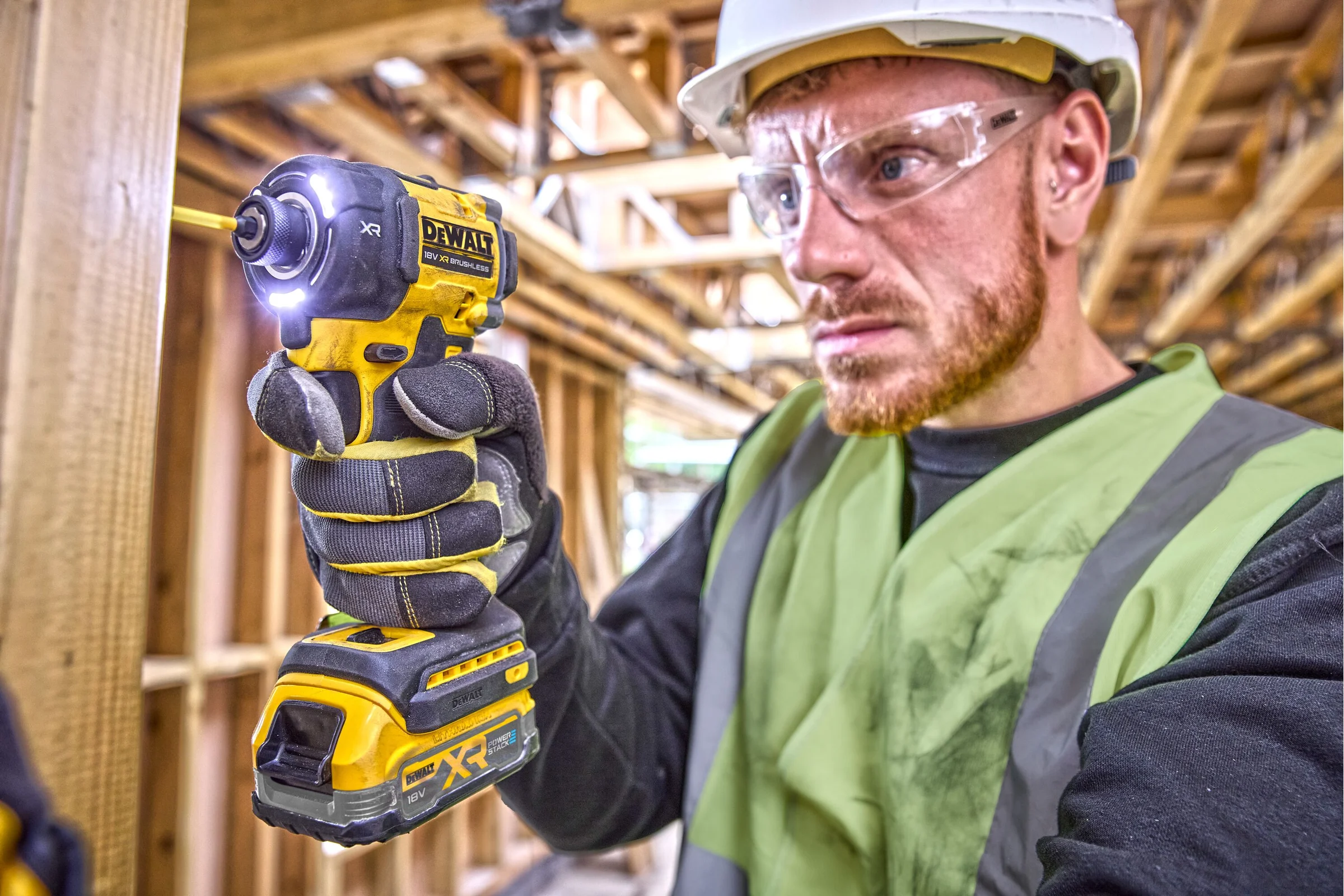 Аккумуляторный масляный шуруповерт Dewalt DCF870N, 18 В, 56 Нм, 4200 уд/мин, без АКБ и ЗУ DCF870N-XJ