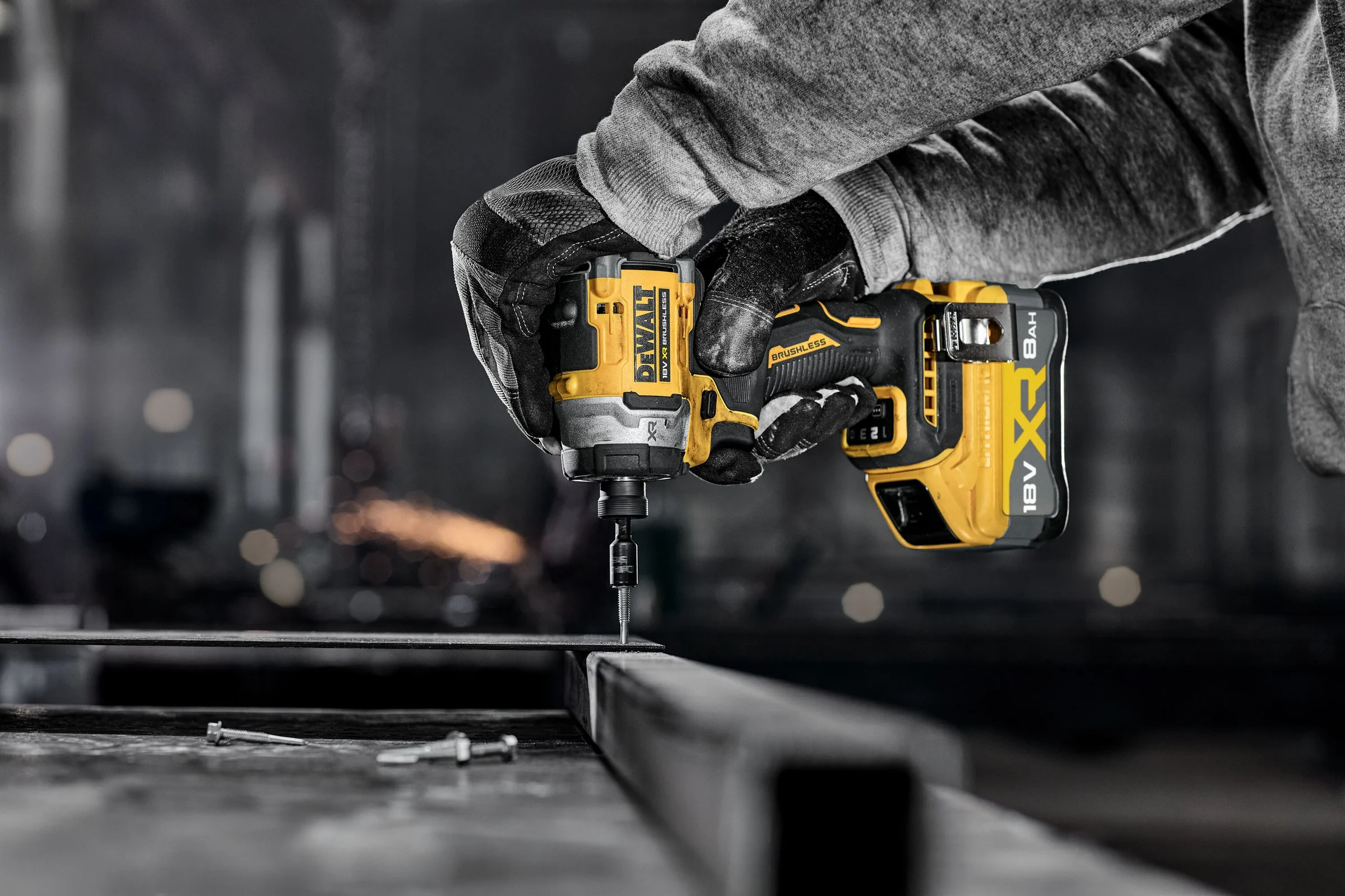 Аккумуляторный шуруповерт Dewalt DCF860NT, 18 В, 282 Нм, 4500 уд/мин, без АКБ и ЗУ, в кейсе TSTAK DCF860NT-XJ