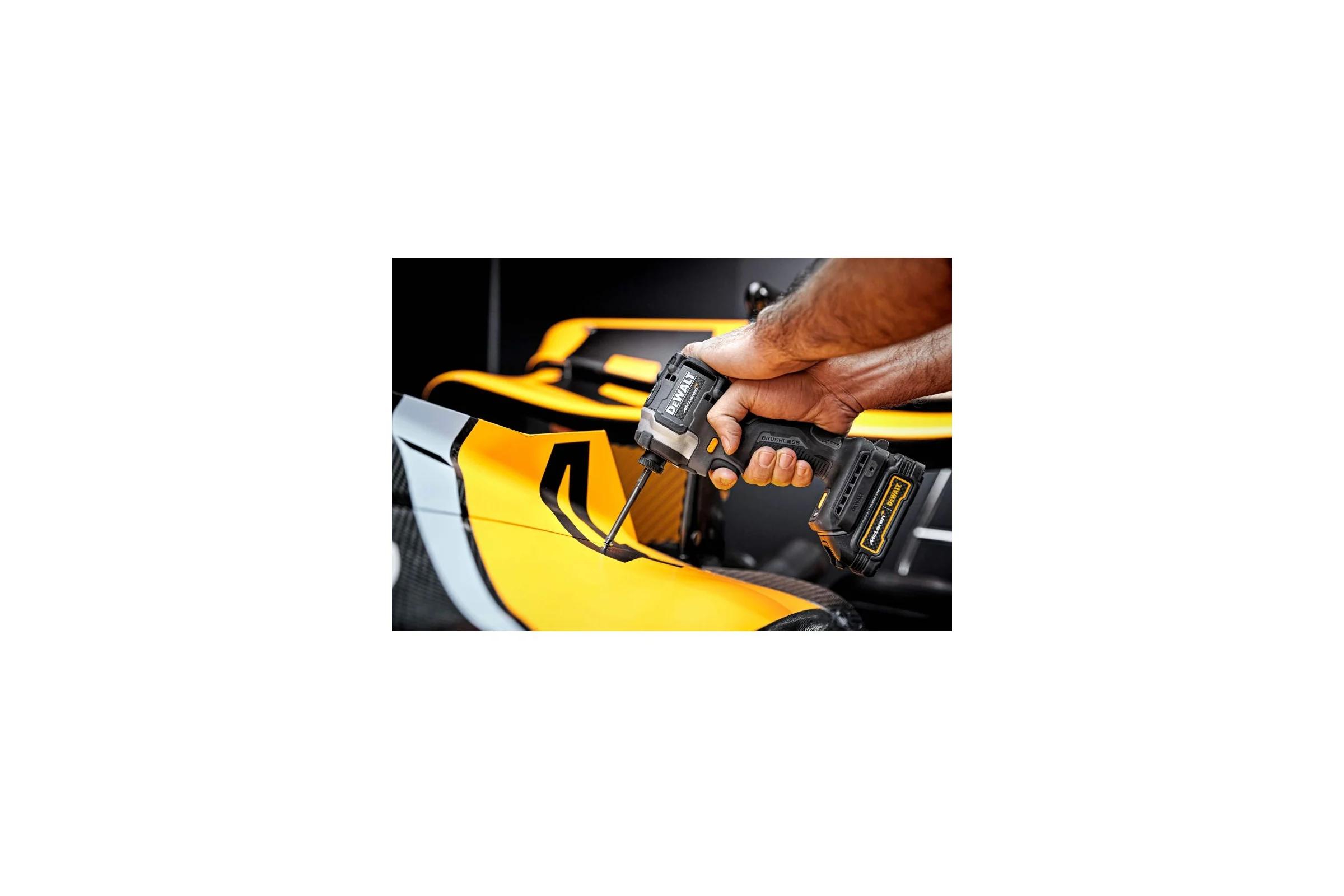 Шуруповерт Dewalt McLaren Limited Edition DCF85ME2GT, 18 В, 205 Нм, с 2 АКБ 1.7 Ач и ЗУ, в кейсе TSTAK DCF85ME2GT-QW