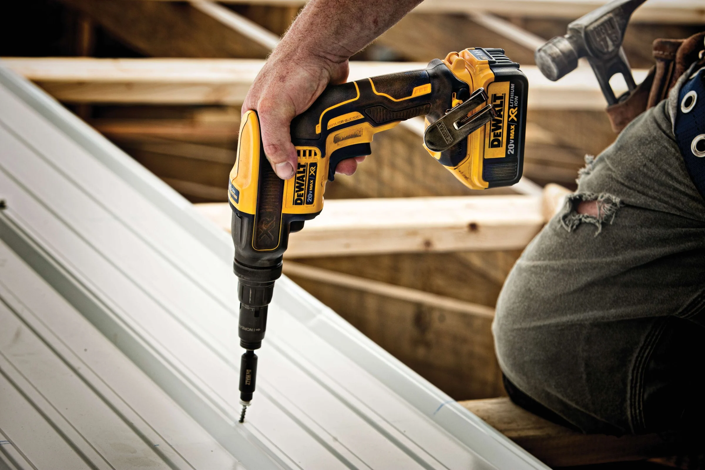 Аккумуляторный шуруповерт Dewalt DCF622N, 18 В, 34 Нм, 2000 об/мин, без АКБ и ЗУ DCF622N-XJ
